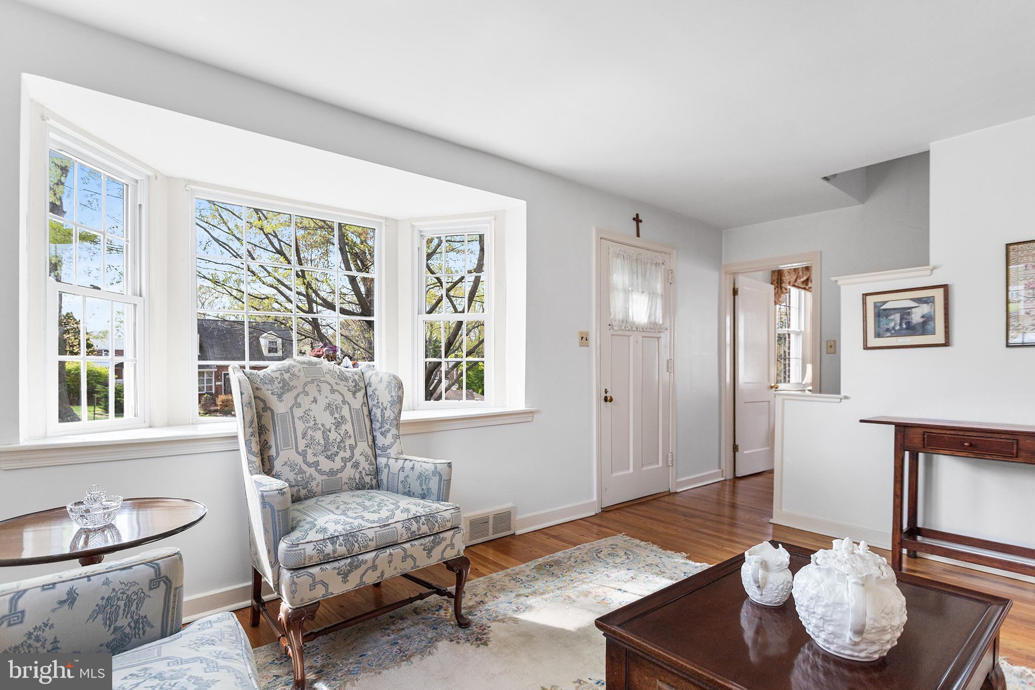 LARCHMONT - Residential