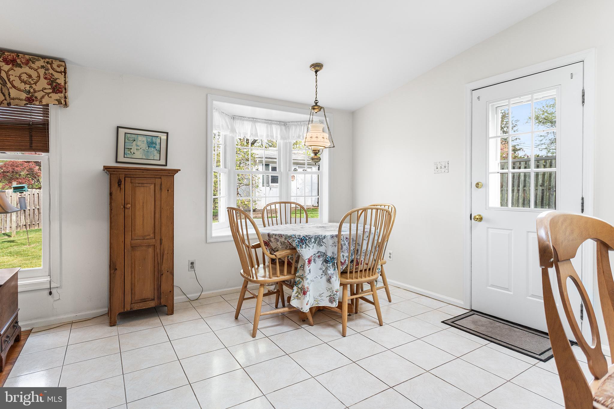 LARCHMONT - Residential