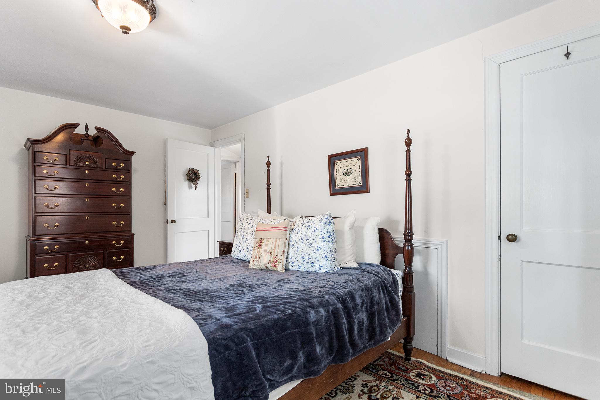 LARCHMONT - Residential