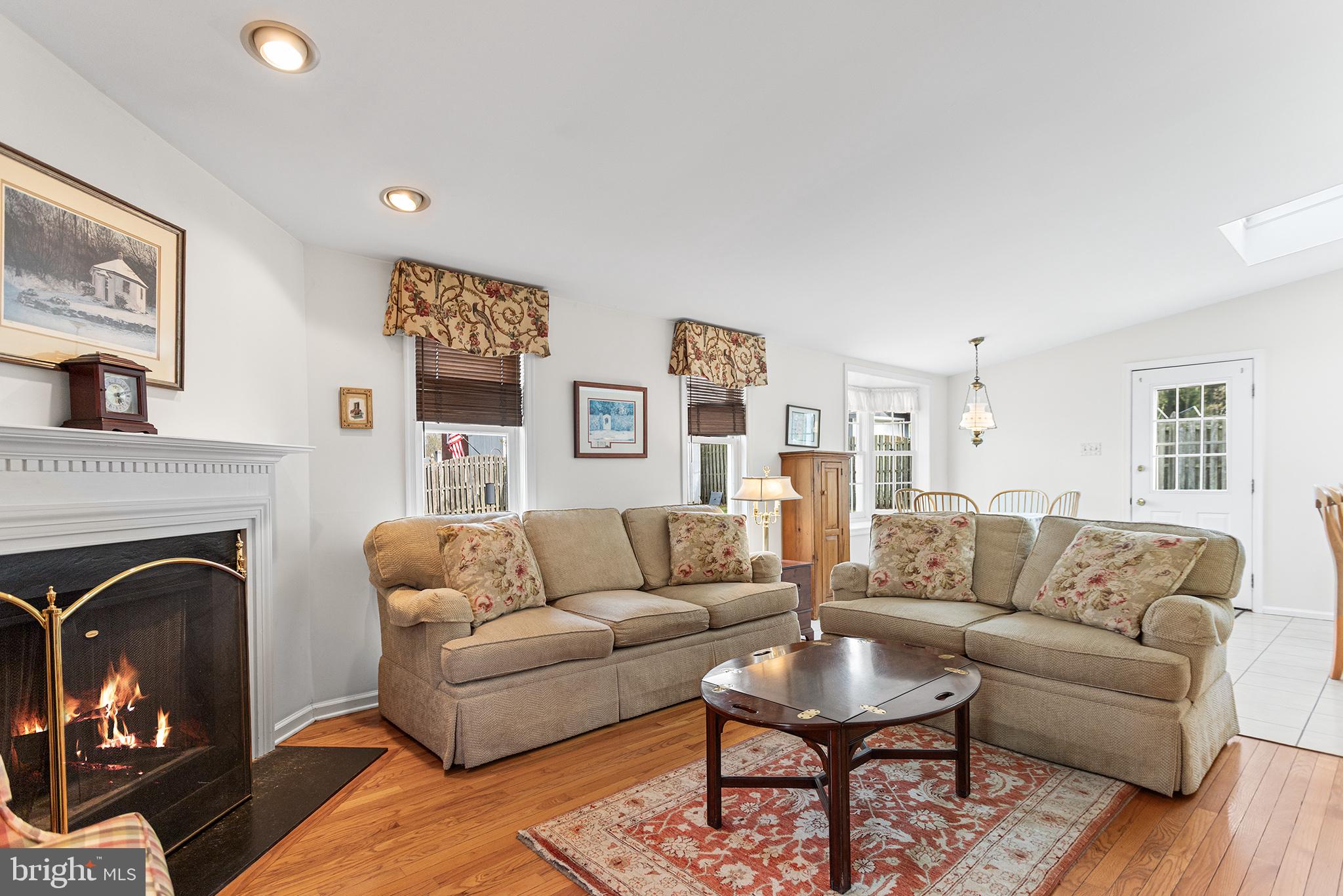 LARCHMONT - Residential