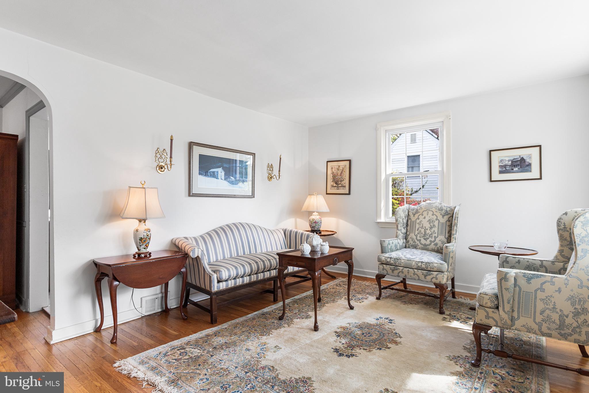 LARCHMONT - Residential