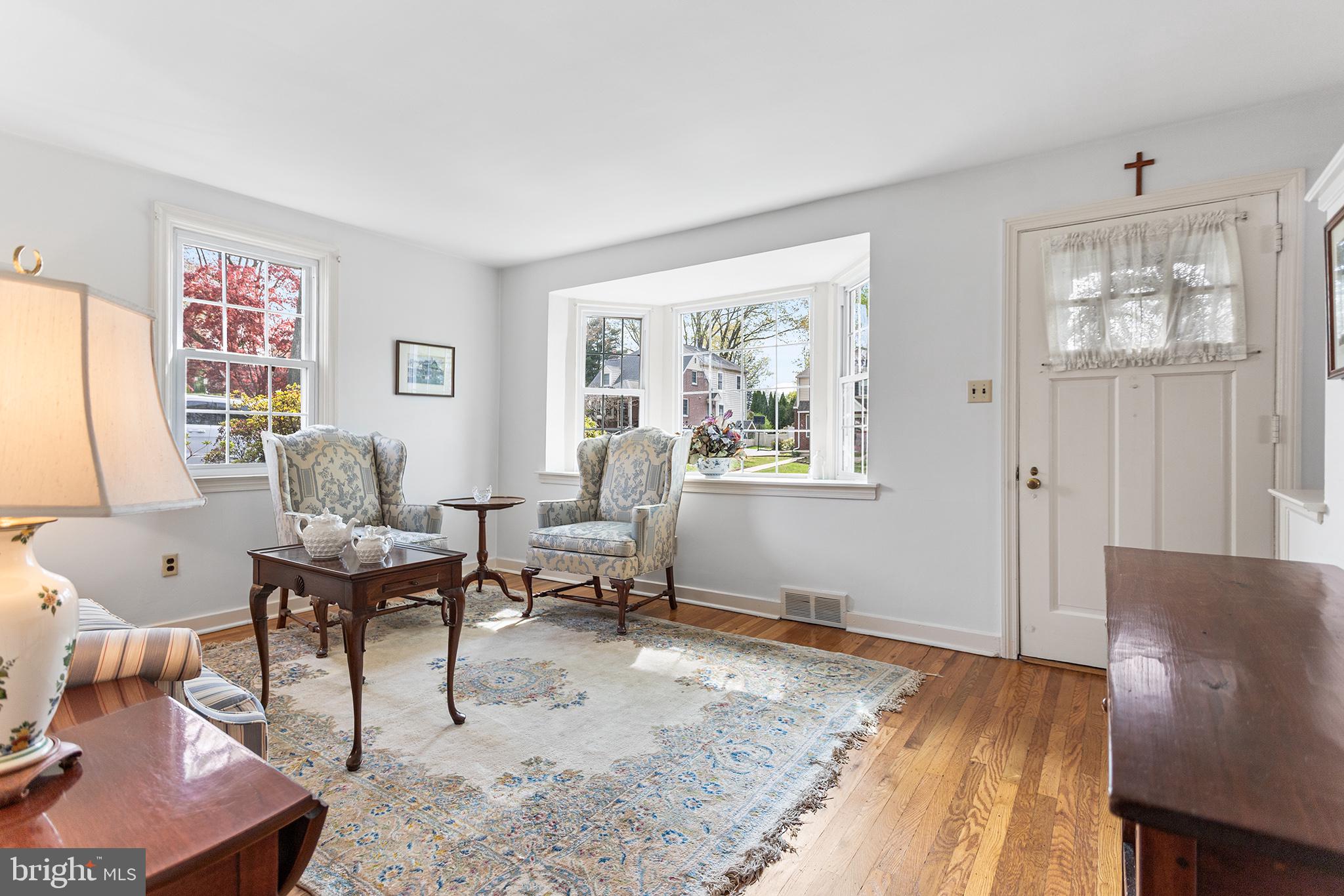 LARCHMONT - Residential