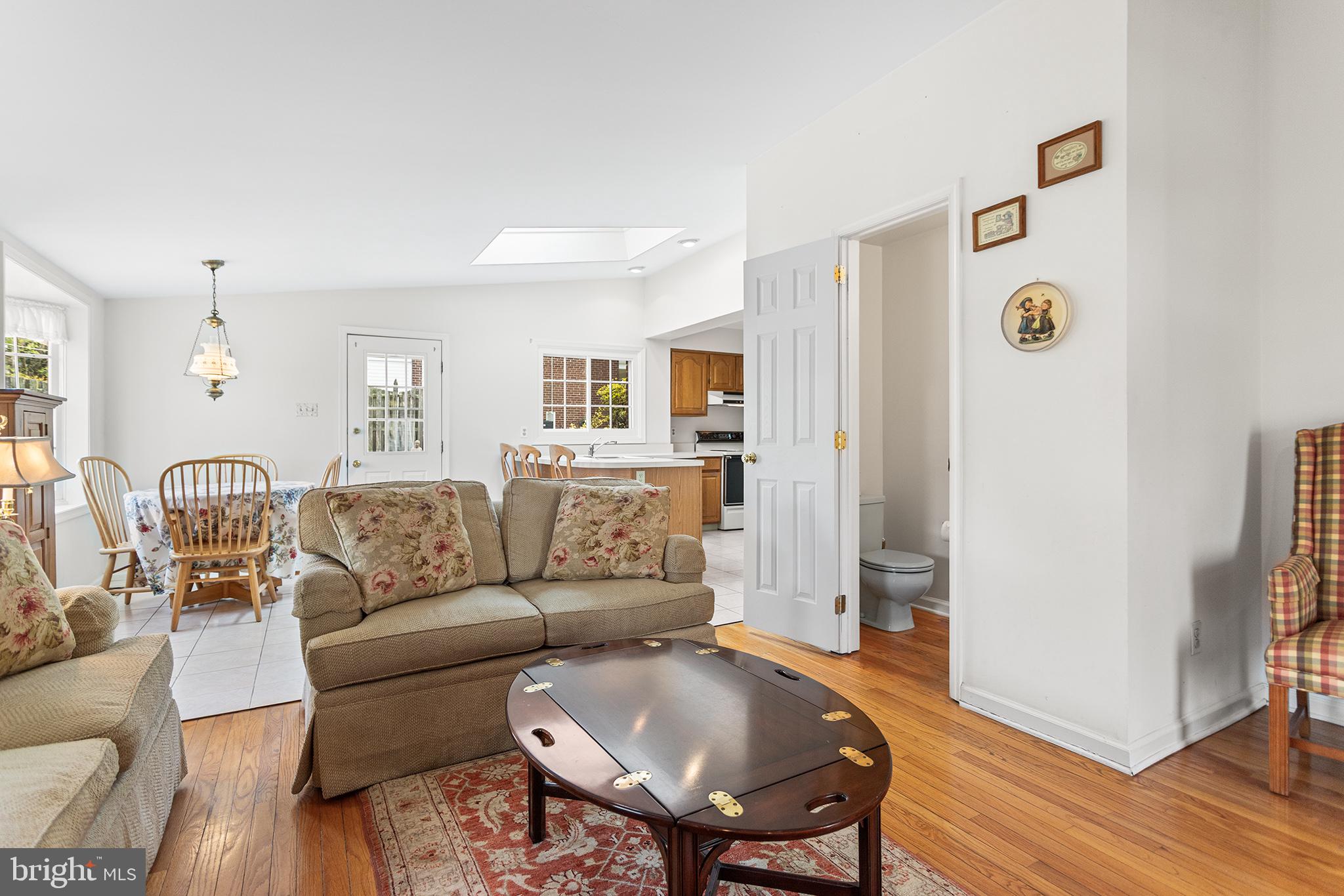 LARCHMONT - Residential