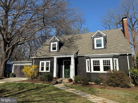 2307 N WAKEFIELD STREET ARLINGTON VA 22207