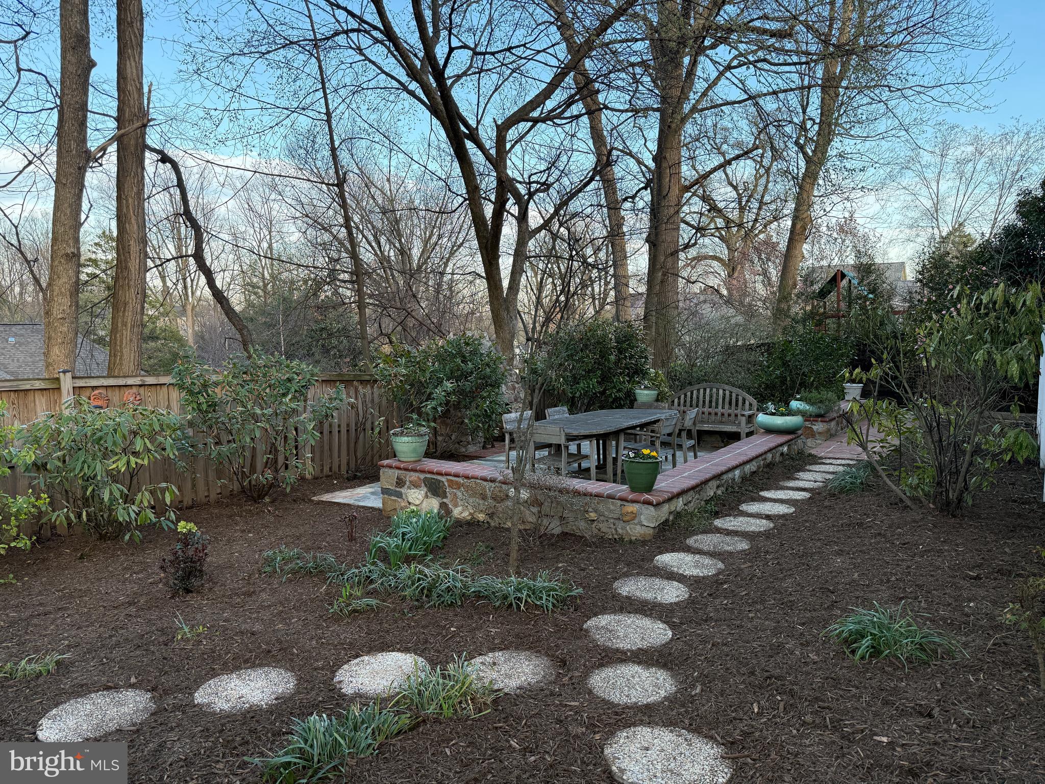 2307 N WAKEFIELD STREET