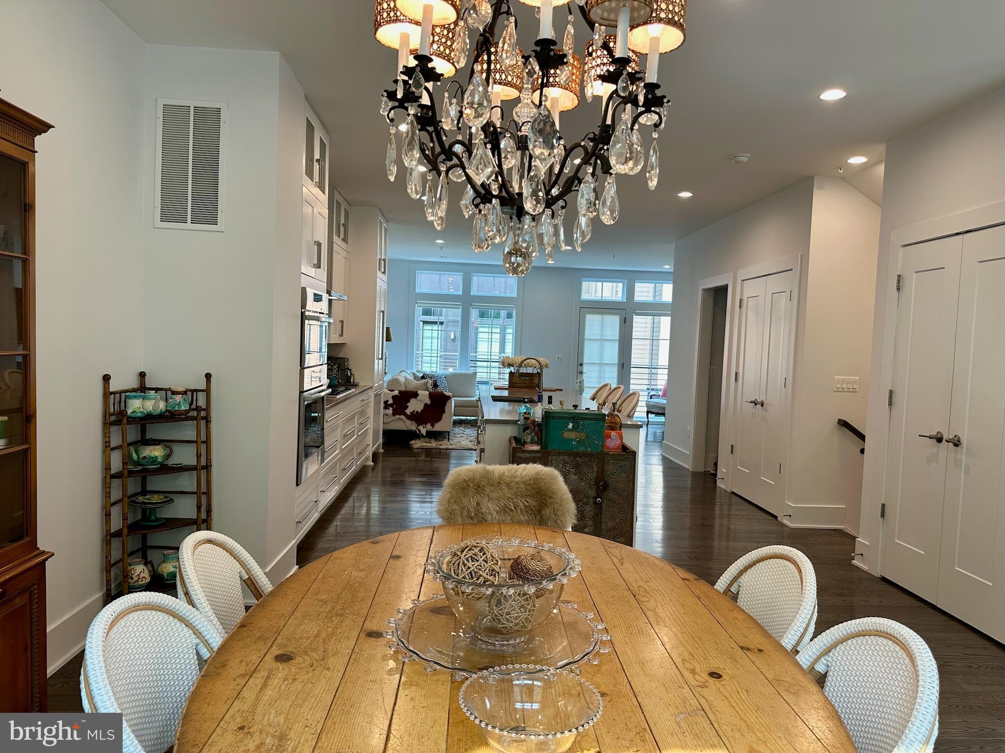 CHEVY CHASE - Residential