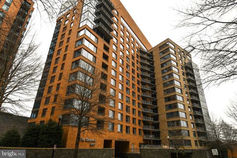 2001 15TH STREET N 221 ARLINGTON VA 22201