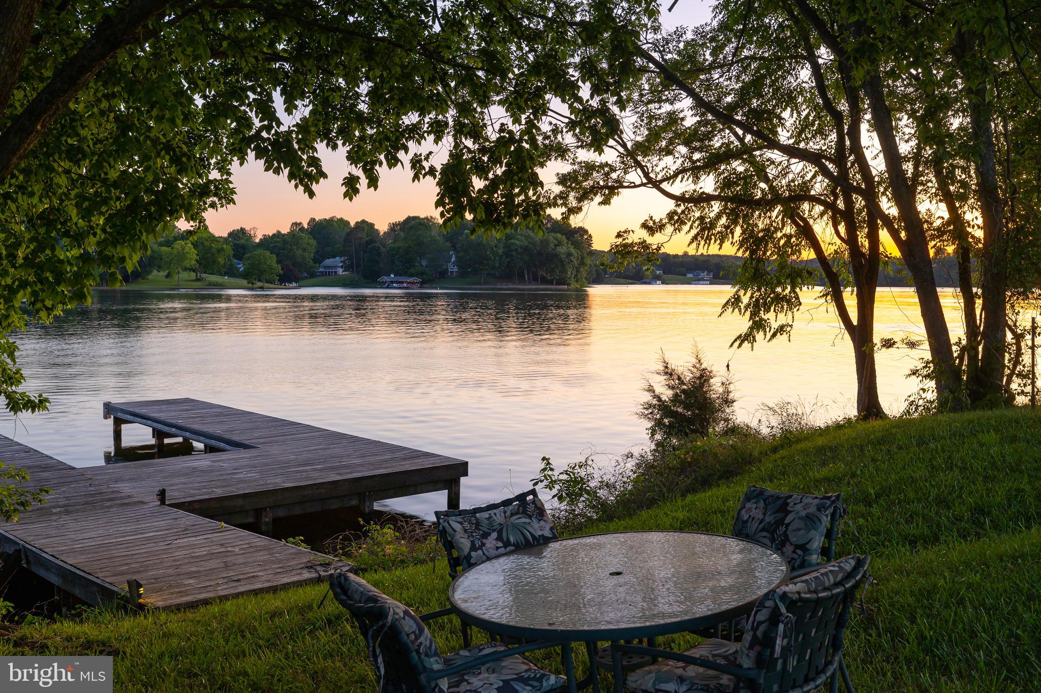 SUNSET HARBOUR - Residential