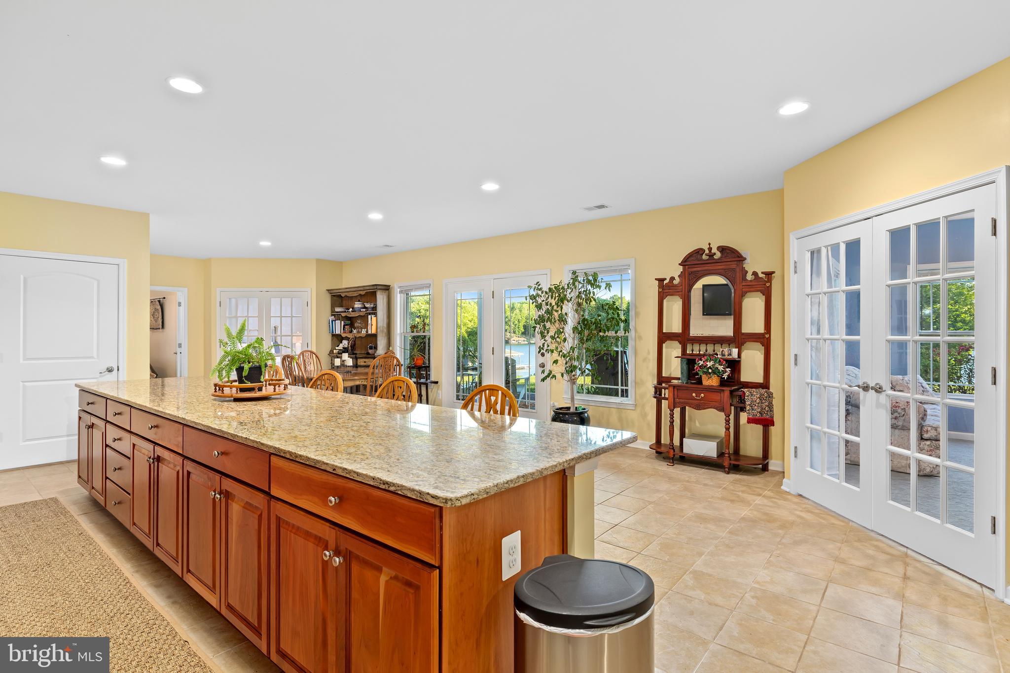 SUNSET HARBOUR - Residential