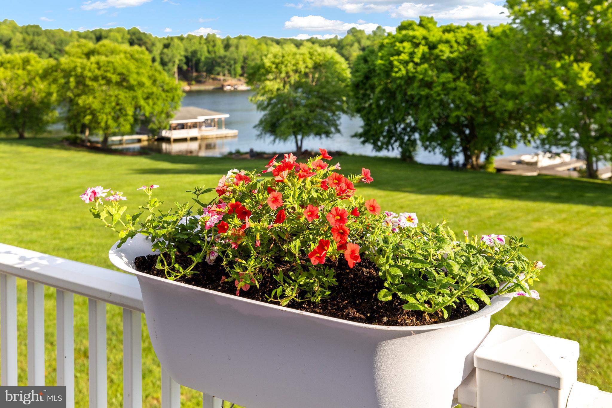 SUNSET HARBOUR - Residential