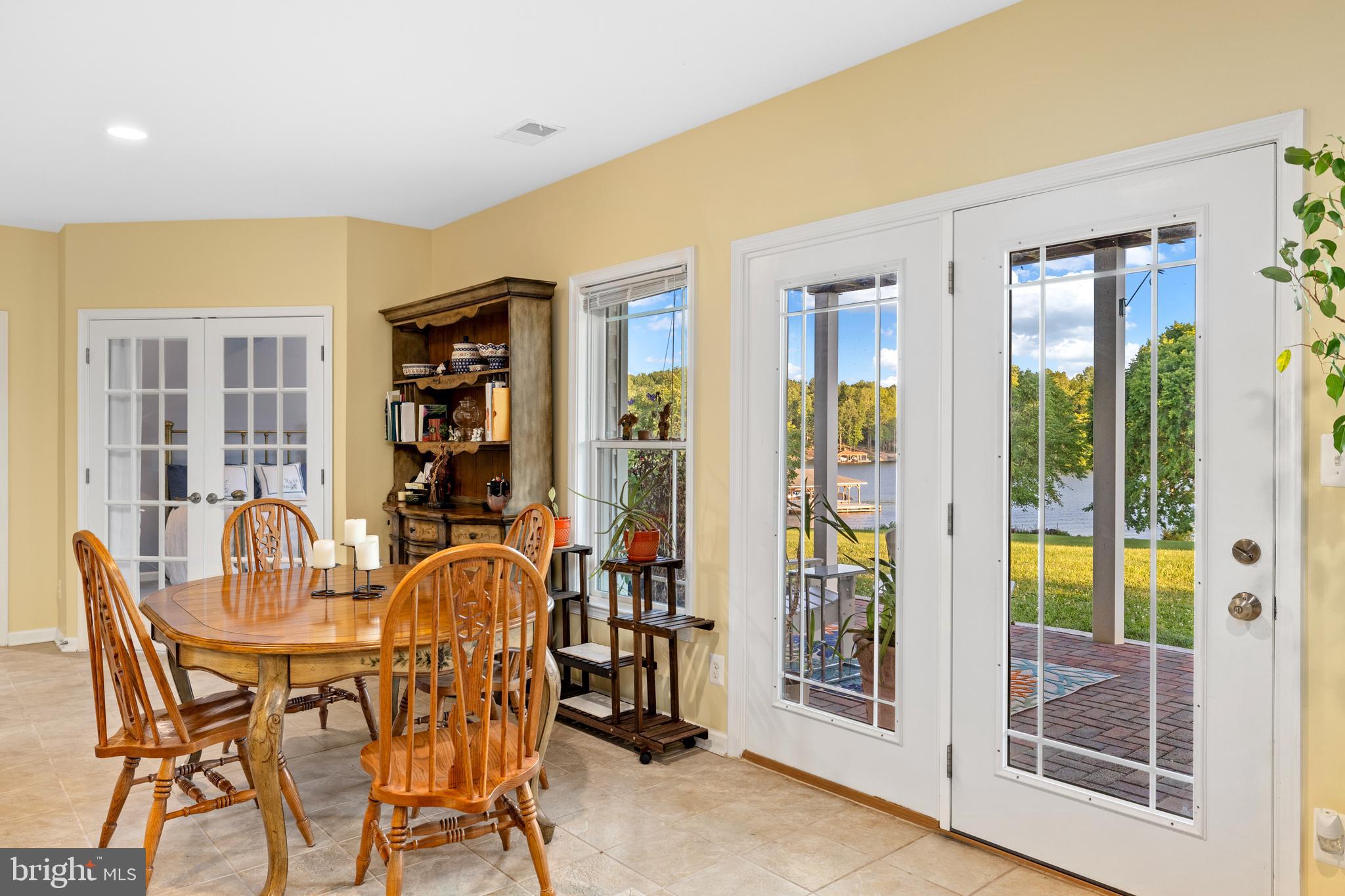 SUNSET HARBOUR - Residential