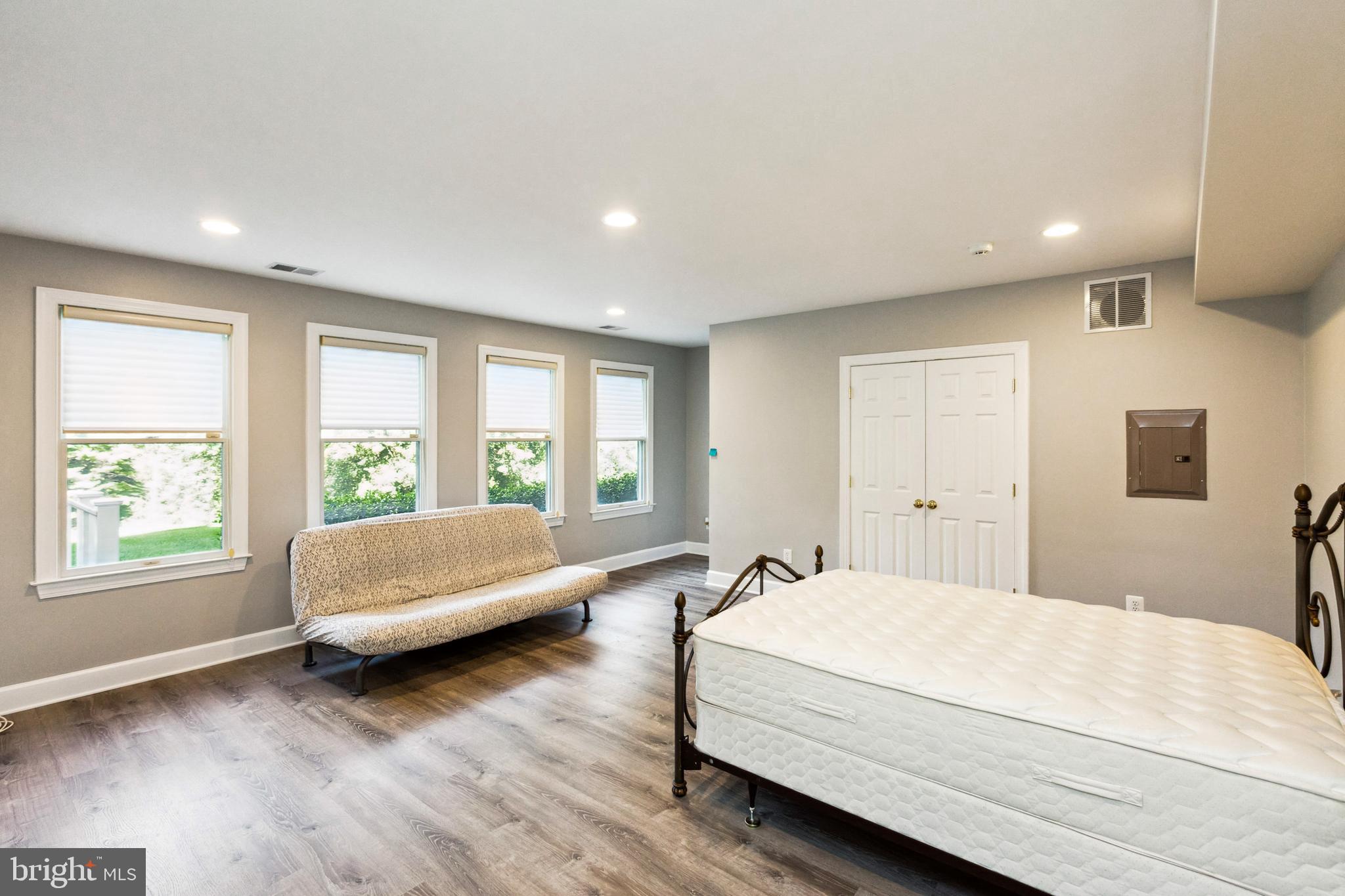 HUNTER MILL ESTATES - Residential Lease