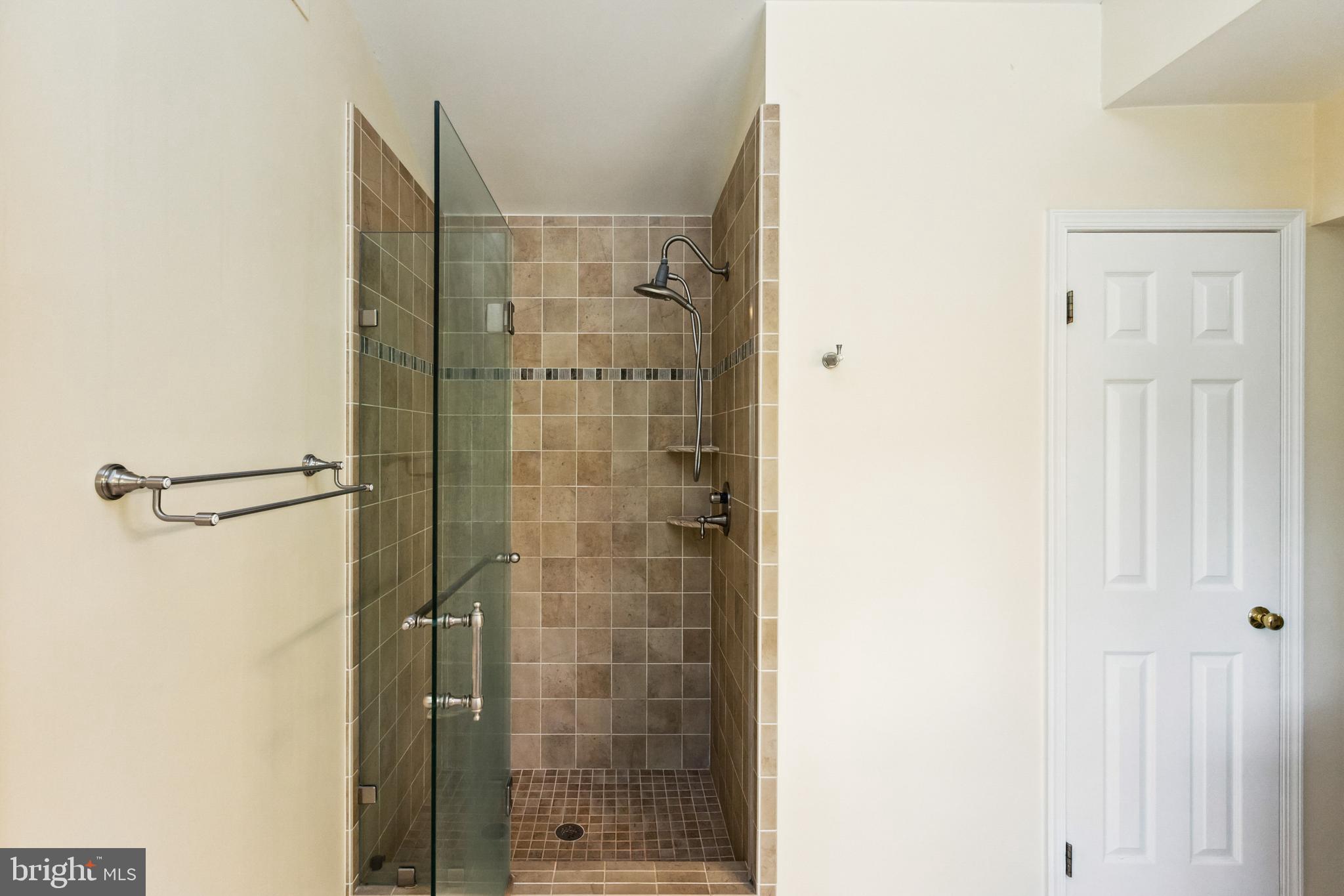 HUNTER MILL ESTATES - Residential Lease