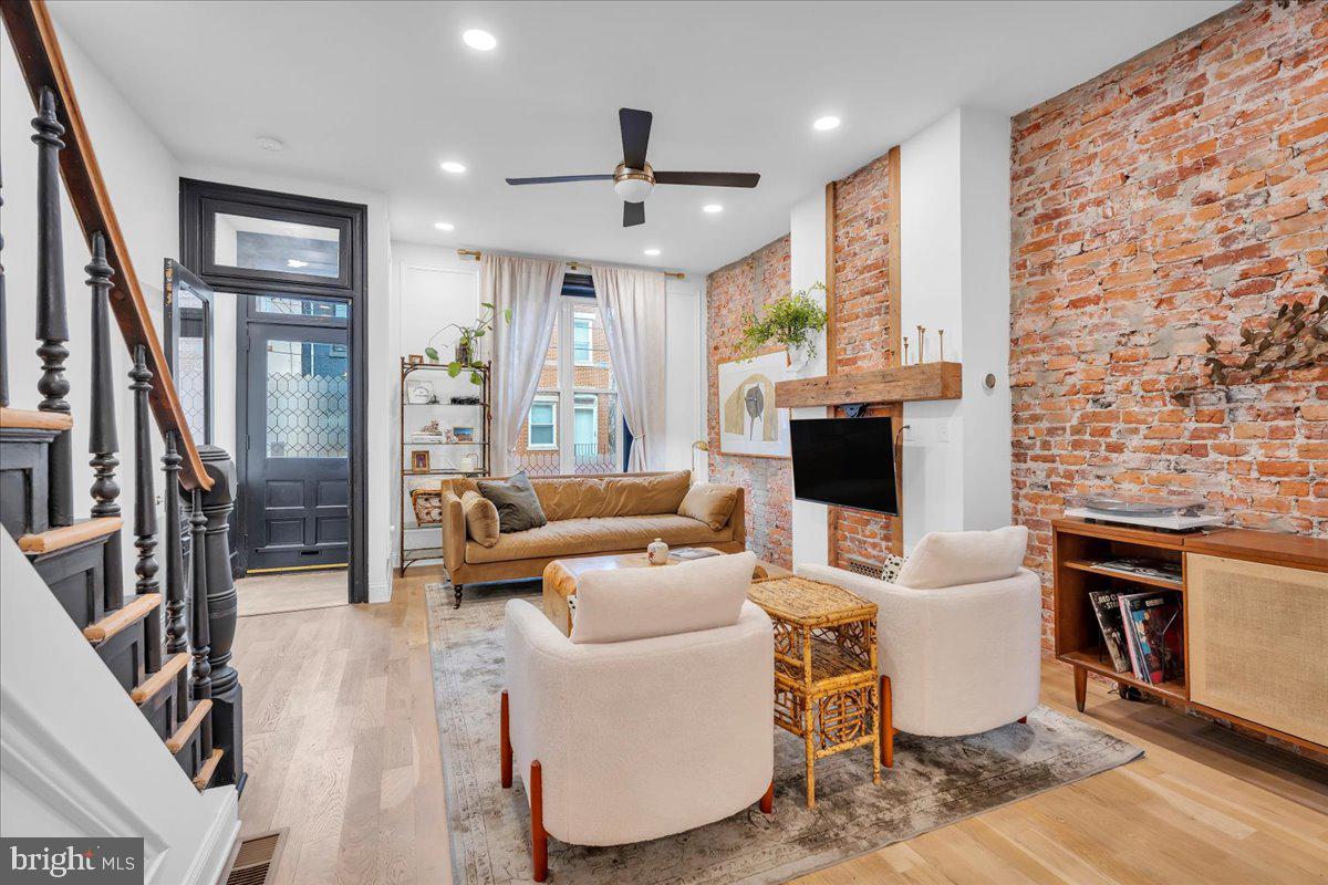 FRANCISVILLE - Residential