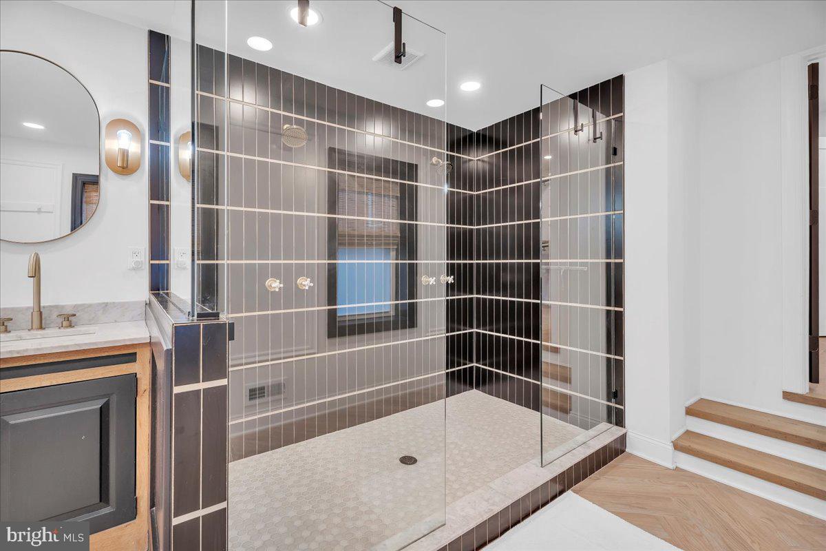 FRANCISVILLE - Residential