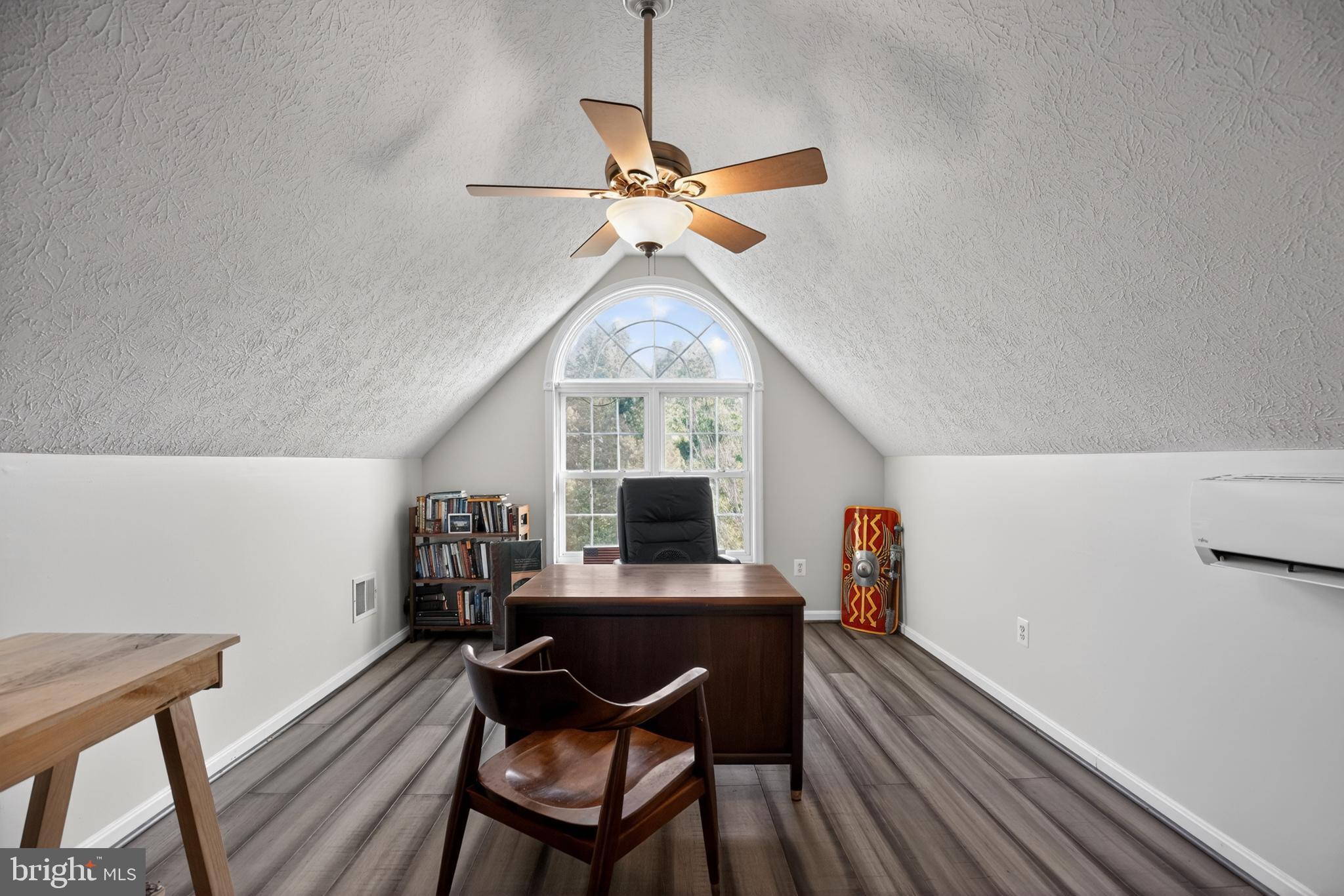 HILLMEADE - Residential