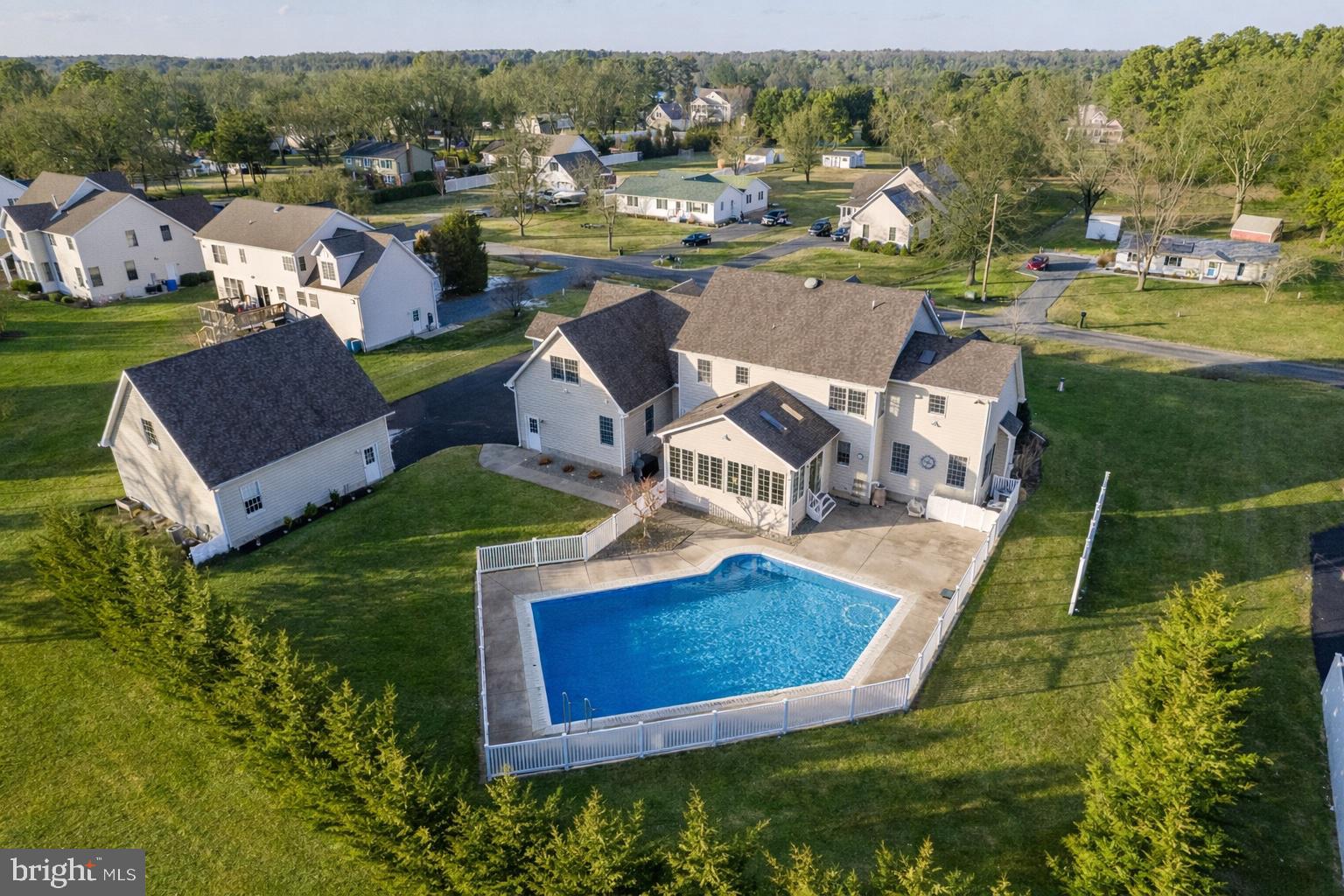 BENTONS PLEASURE - Residential