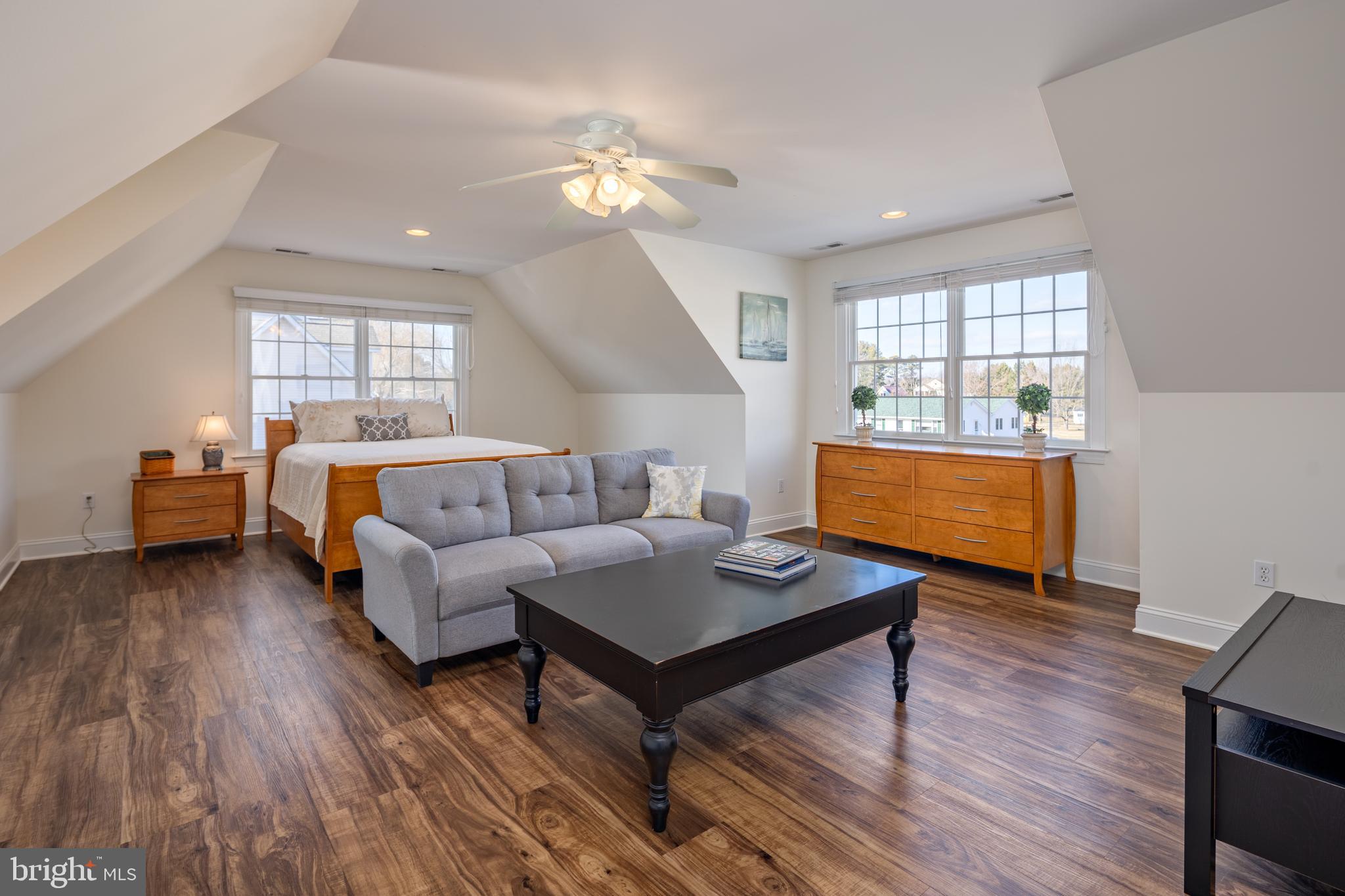 BENTONS PLEASURE - Residential