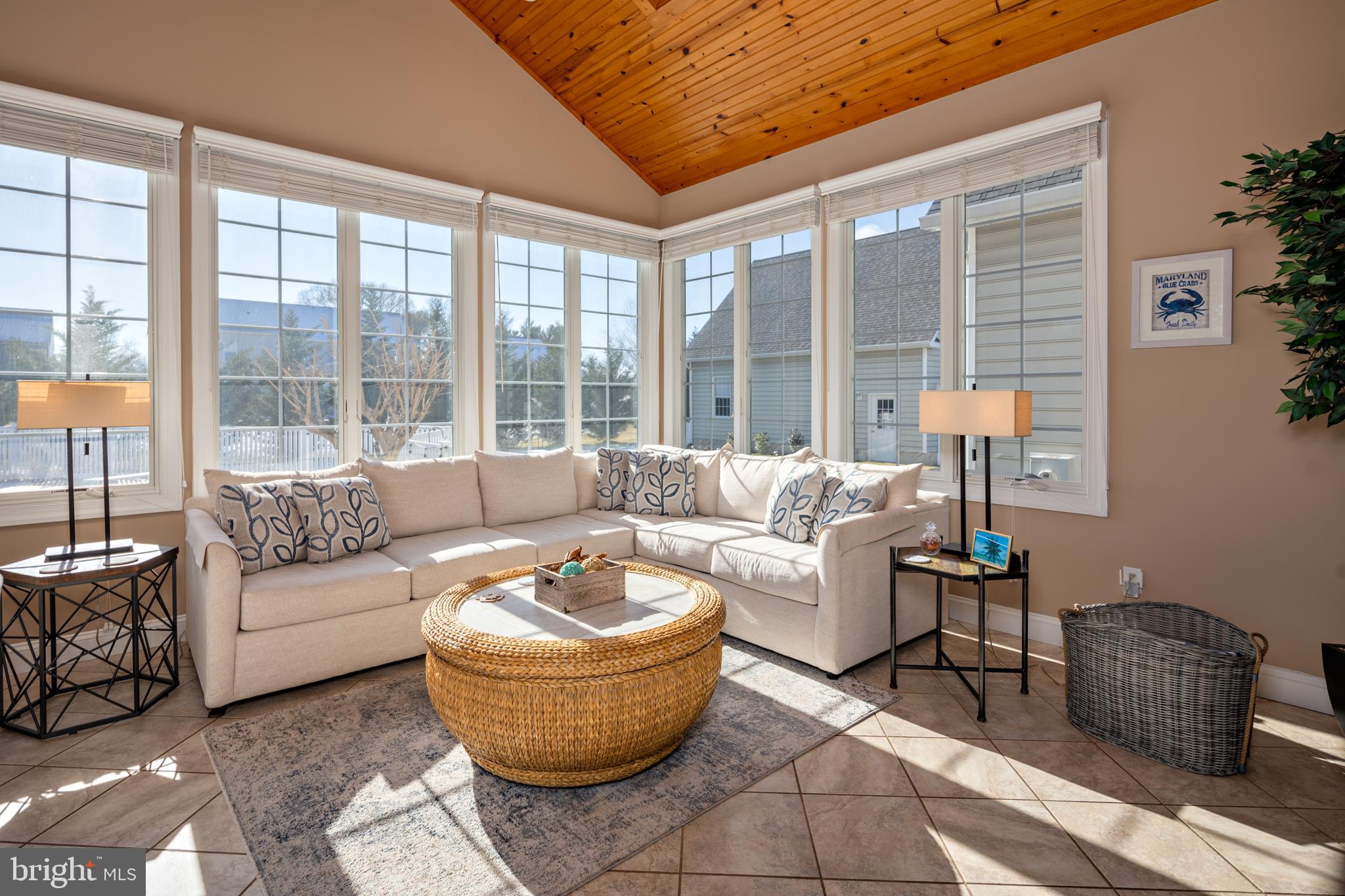 BENTONS PLEASURE - Residential