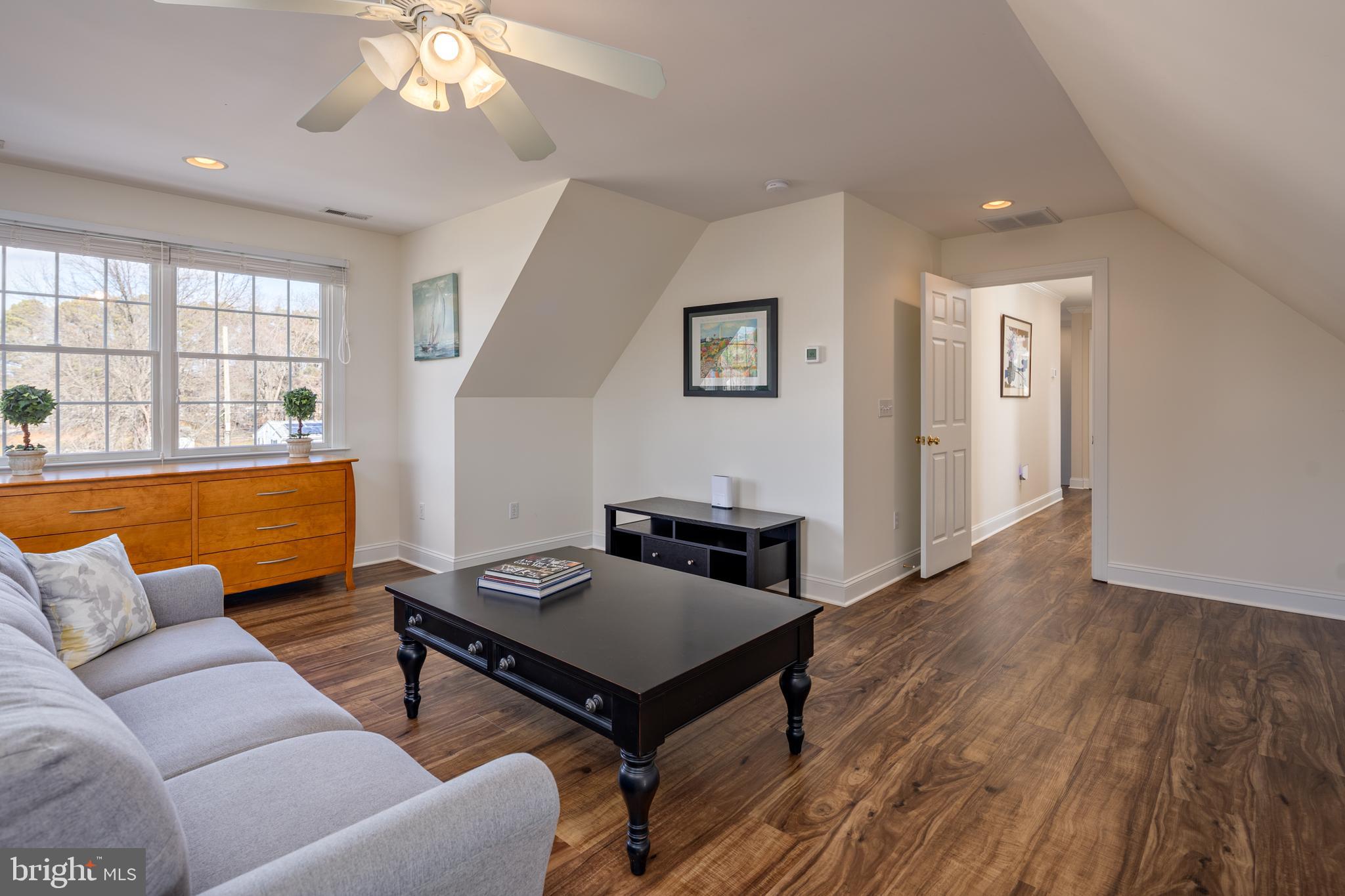 BENTONS PLEASURE - Residential