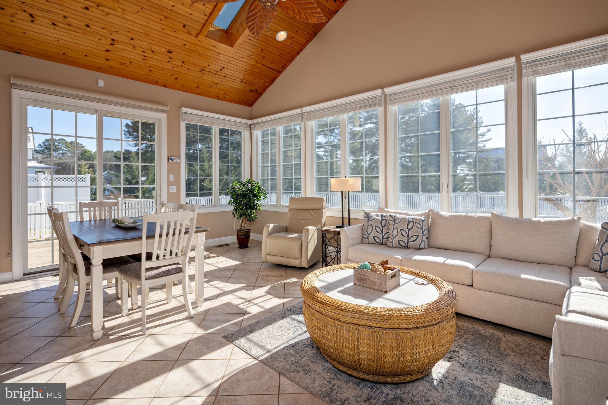 BENTONS PLEASURE - Residential