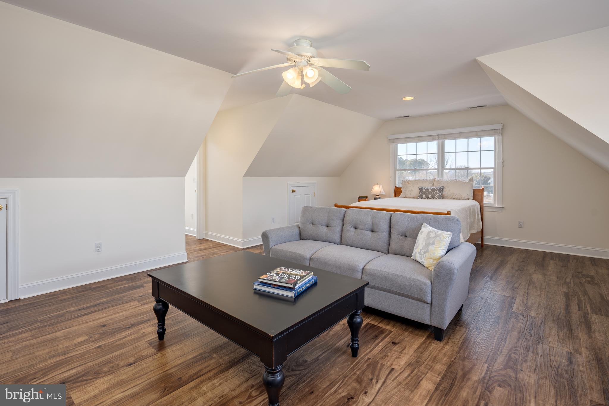 BENTONS PLEASURE - Residential