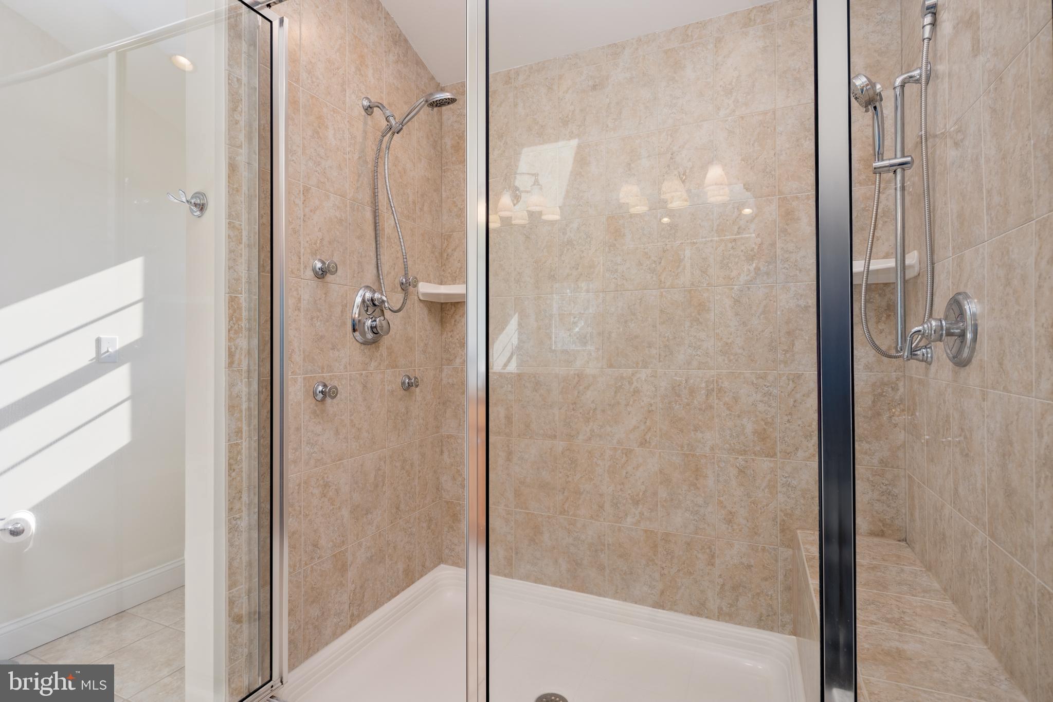 BENTONS PLEASURE - Residential