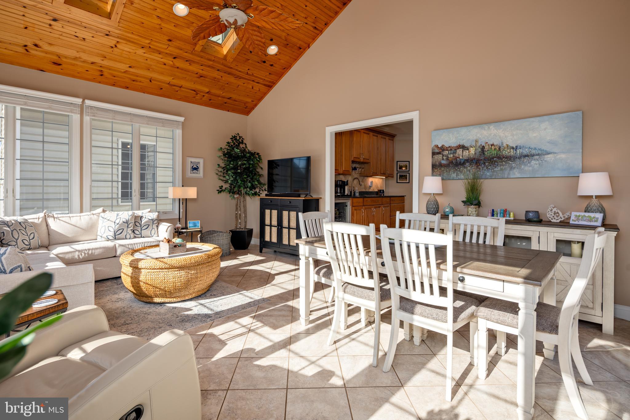 BENTONS PLEASURE - Residential