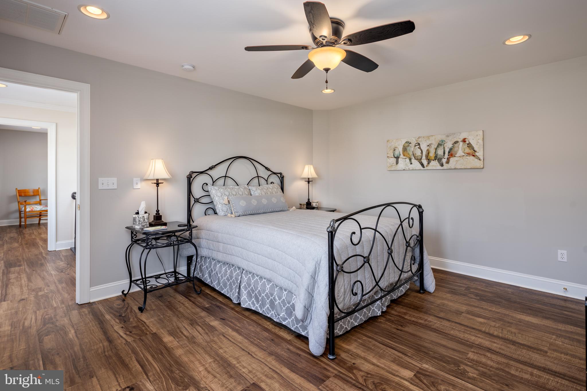 BENTONS PLEASURE - Residential