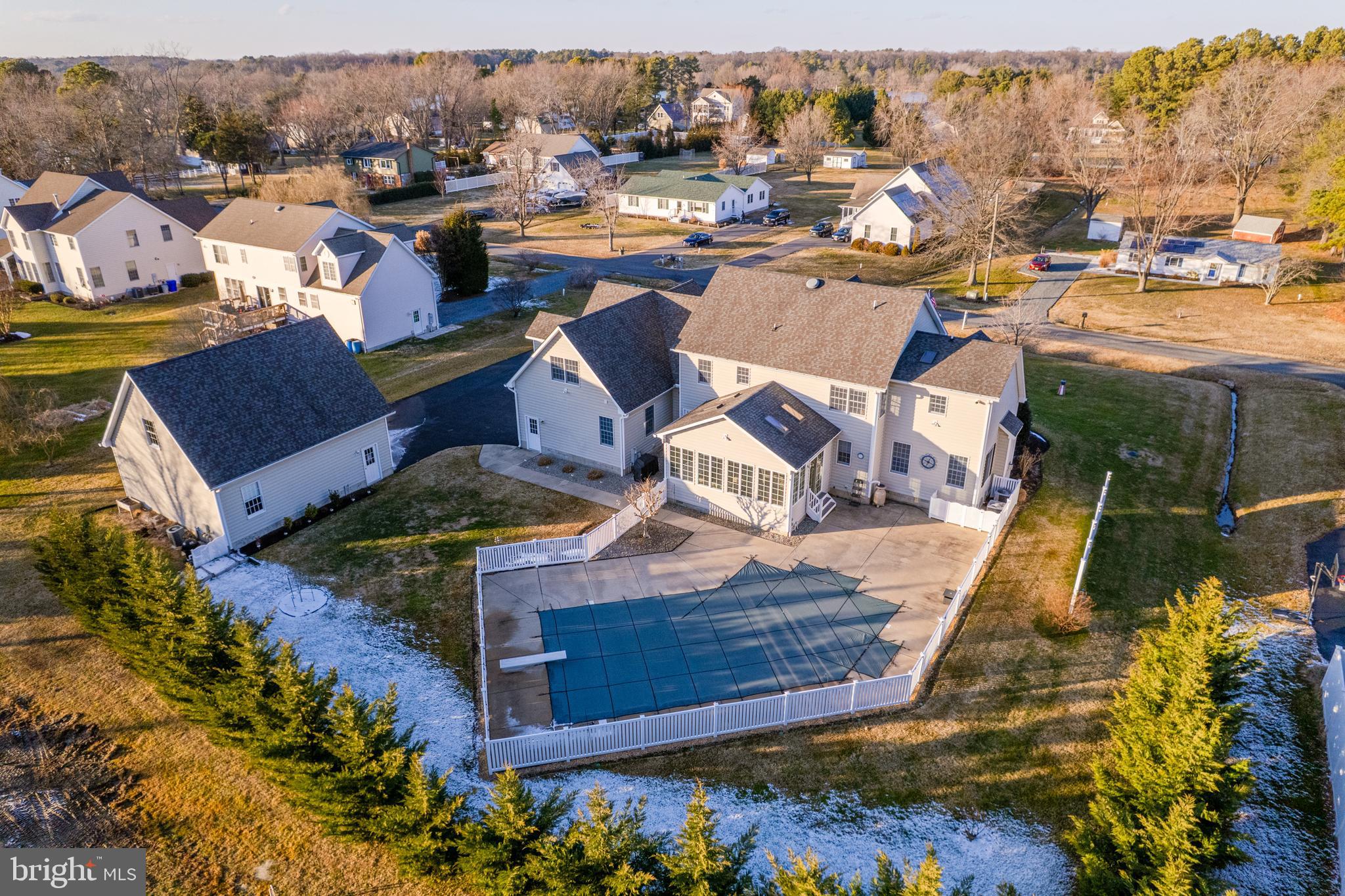 BENTONS PLEASURE - Residential