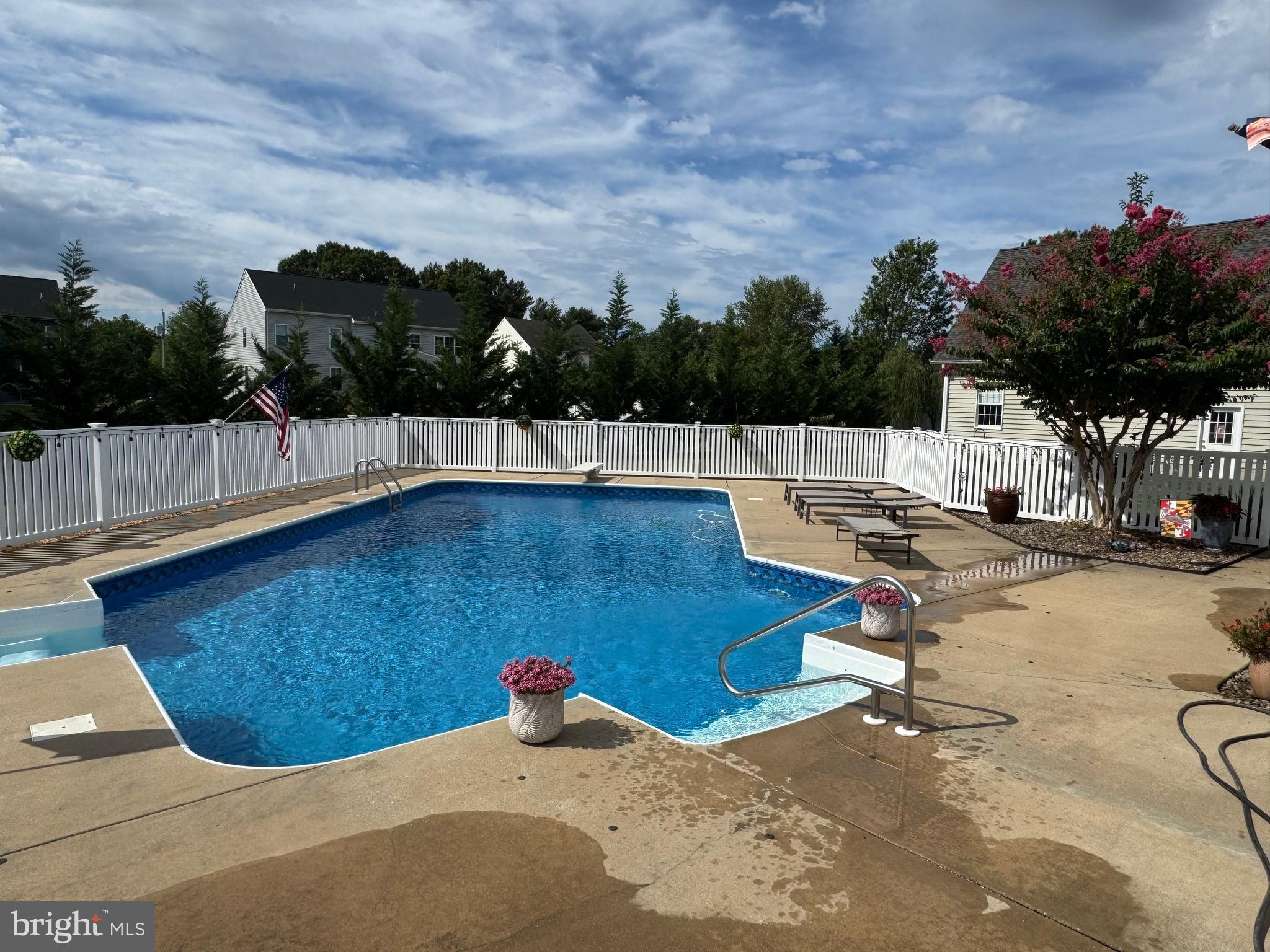 BENTONS PLEASURE - Residential