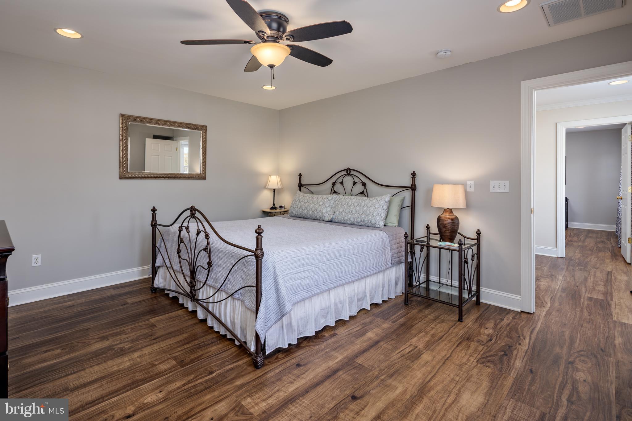 BENTONS PLEASURE - Residential