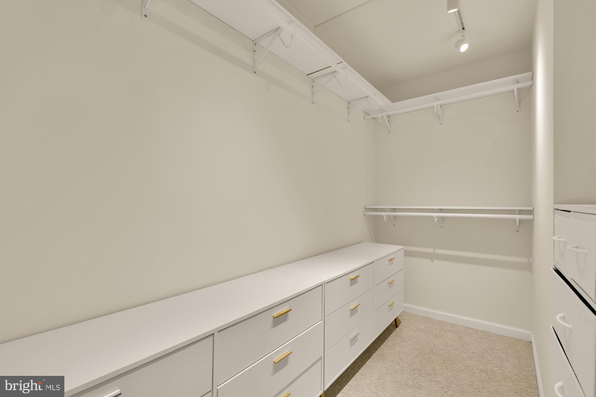 CLOVERLEAF TOWNHOMES - Residential