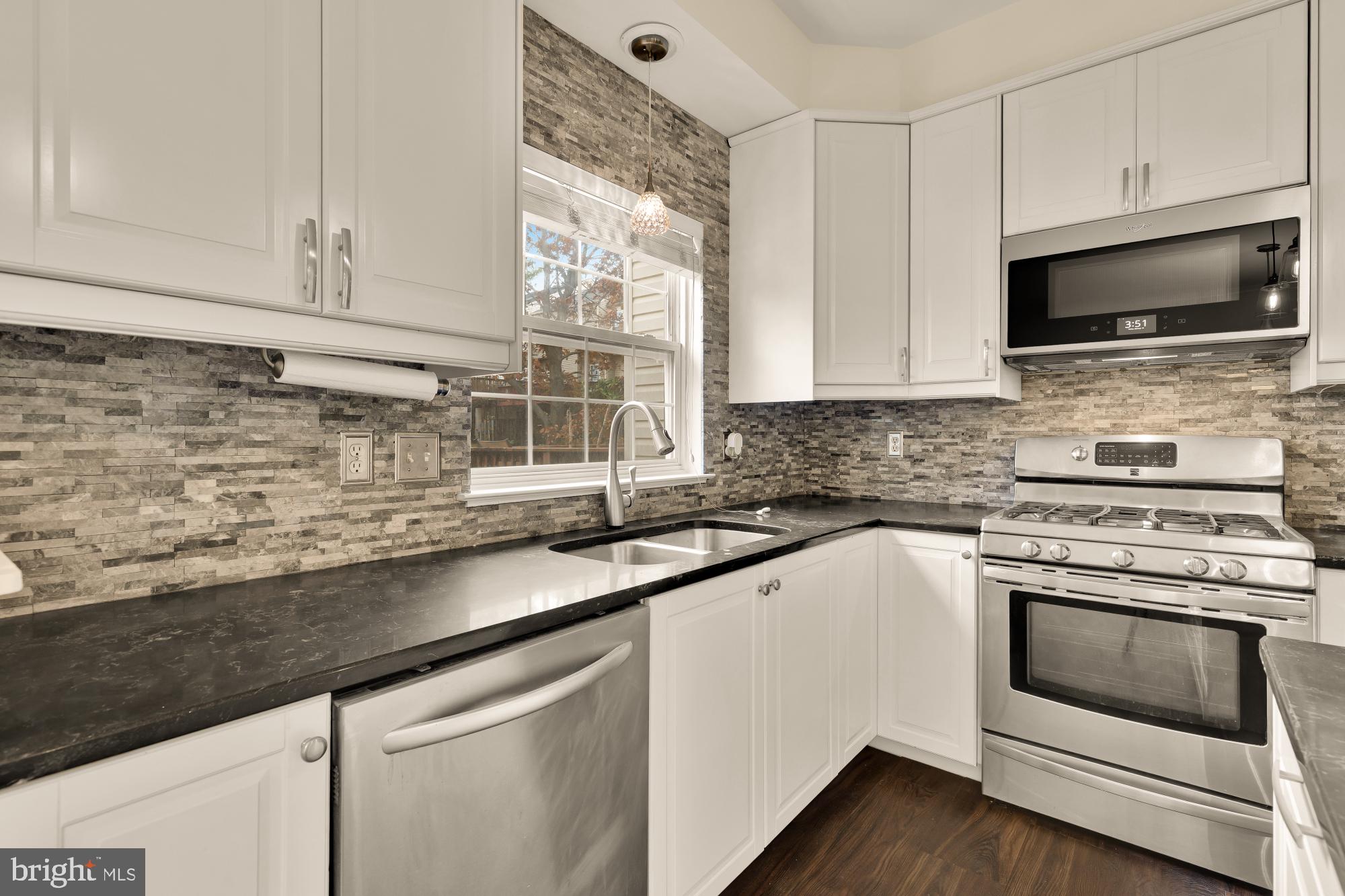 CLOVERLEAF TOWNHOMES - Residential