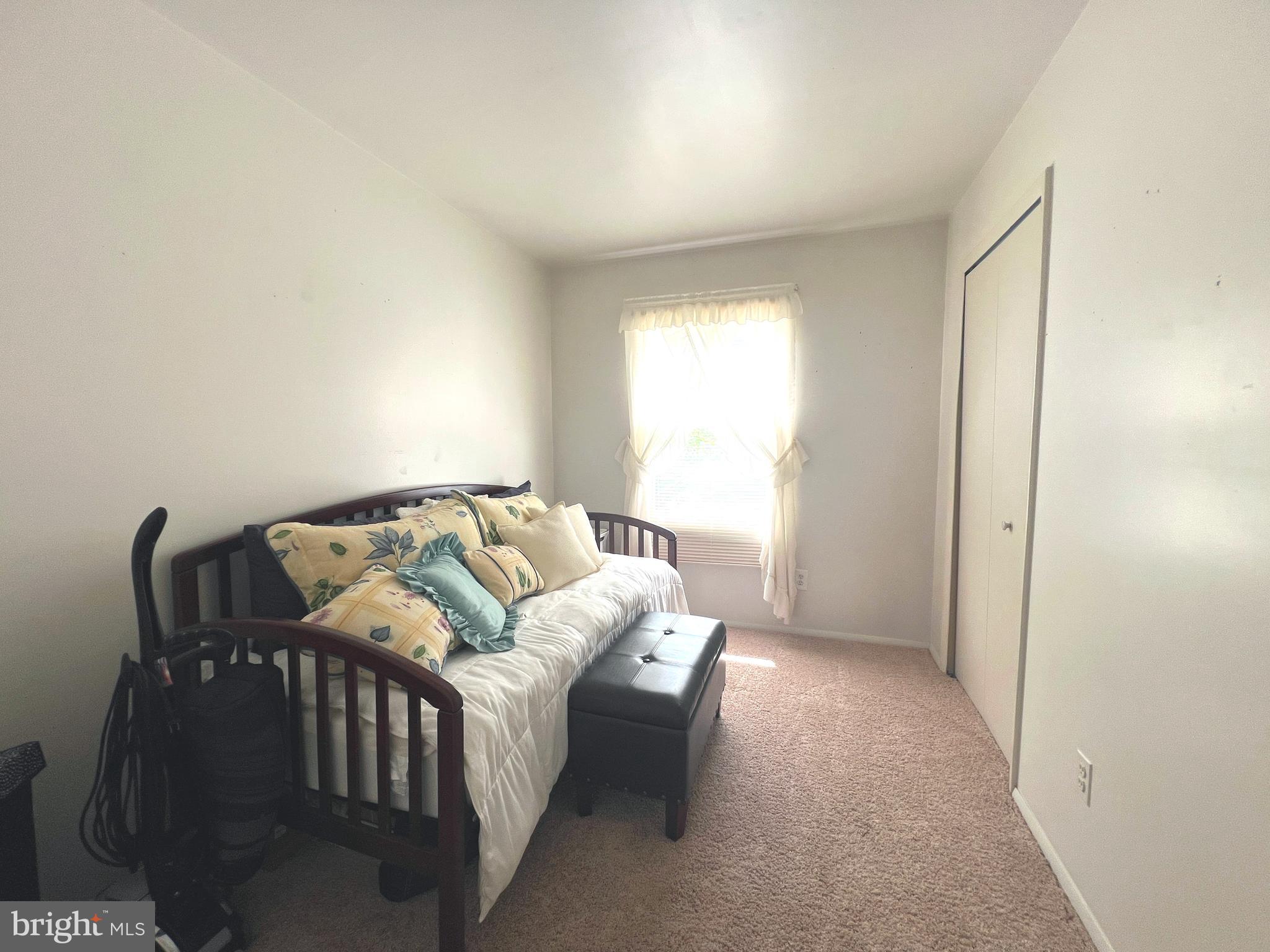 THE PROVINCES - Residential