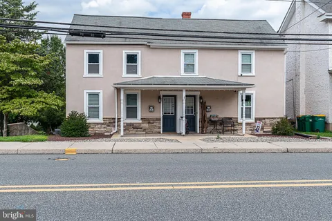 586 Main Street, Pennsburg, PA MLS: PAMC2136510