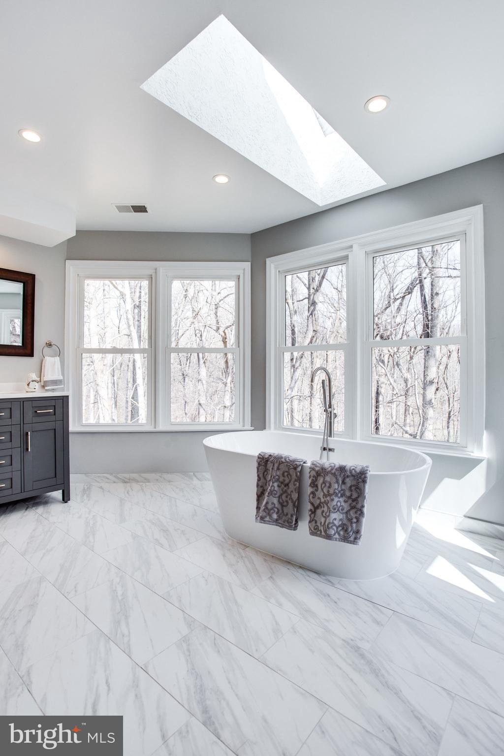 KENTSDALE ESTATES - Residential