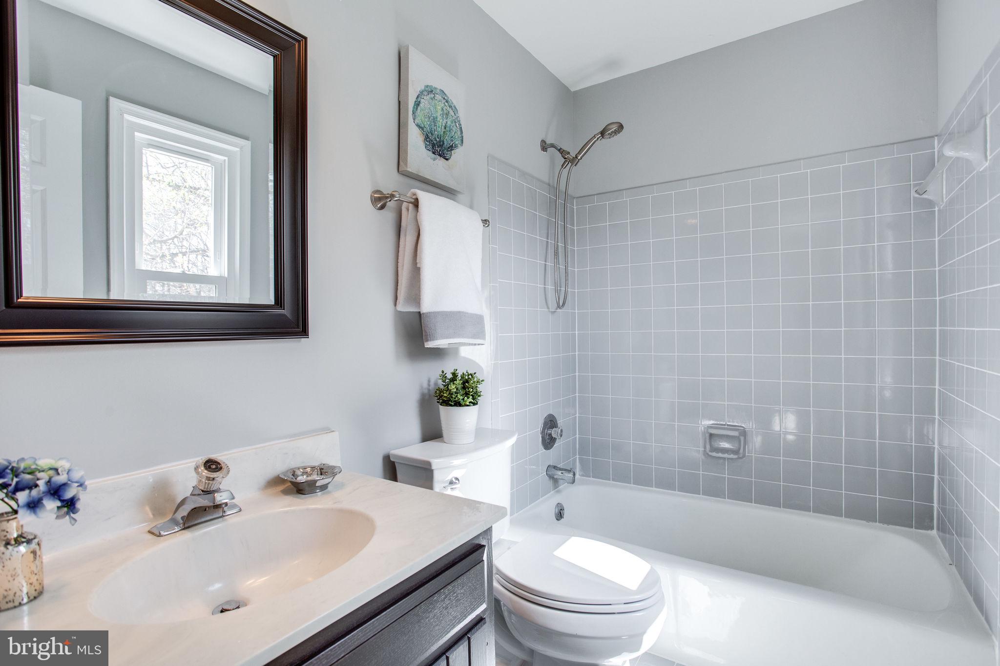 KENTSDALE ESTATES - Residential