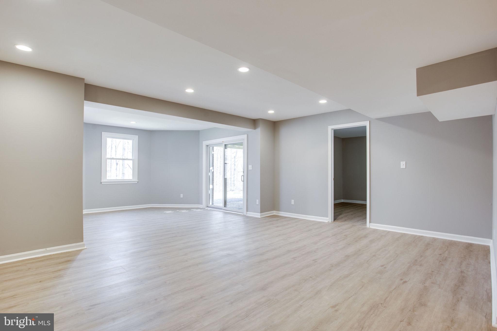 KENTSDALE ESTATES - Residential