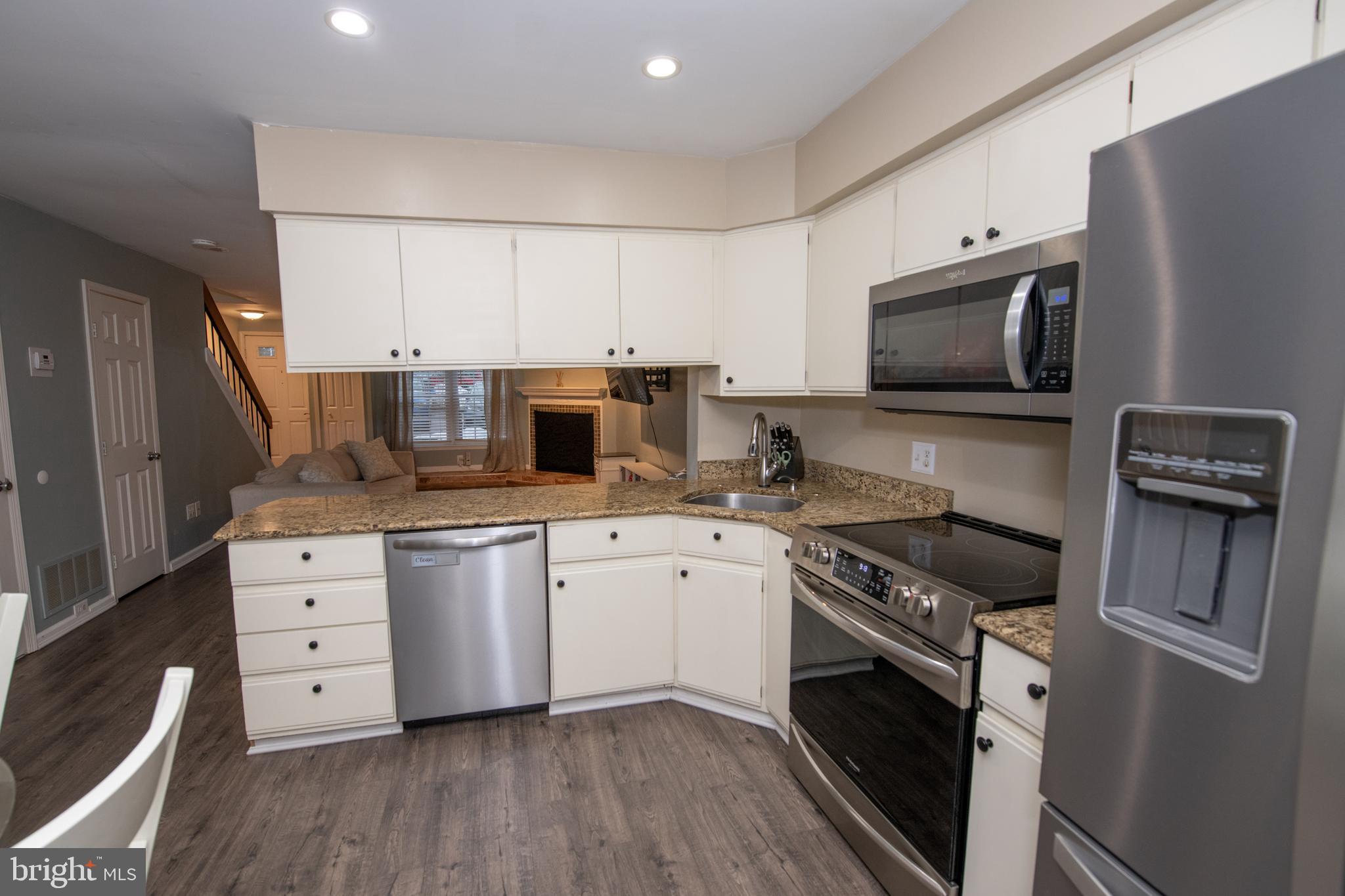 SAW MILL VALLEY - Residential