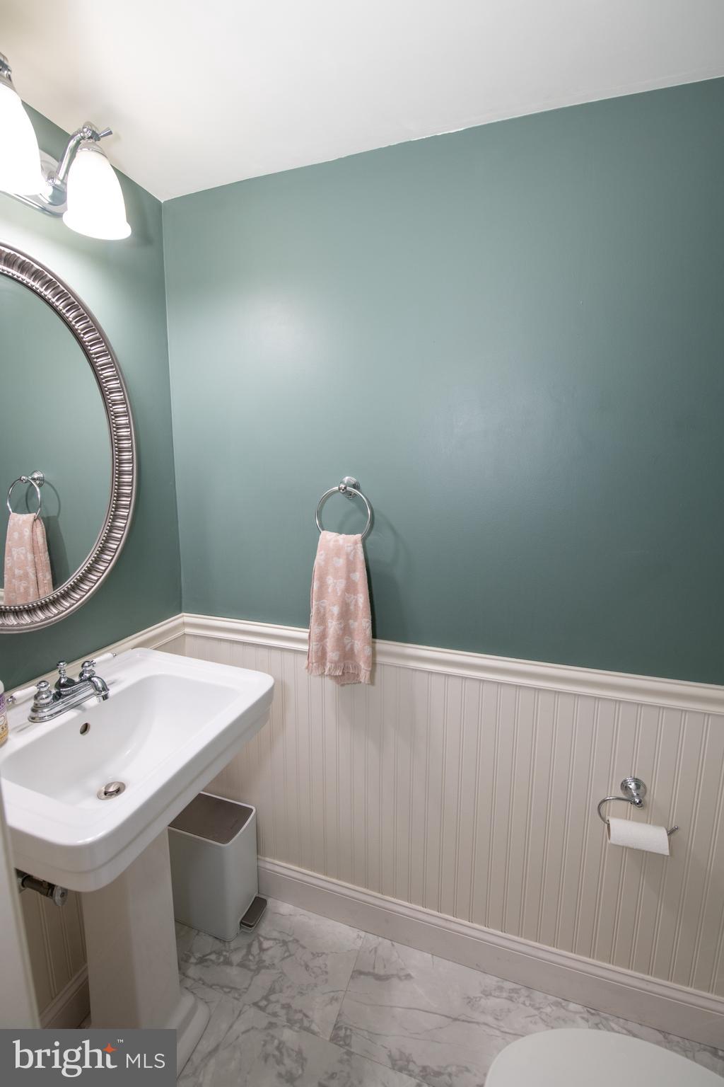 SAW MILL VALLEY - Residential