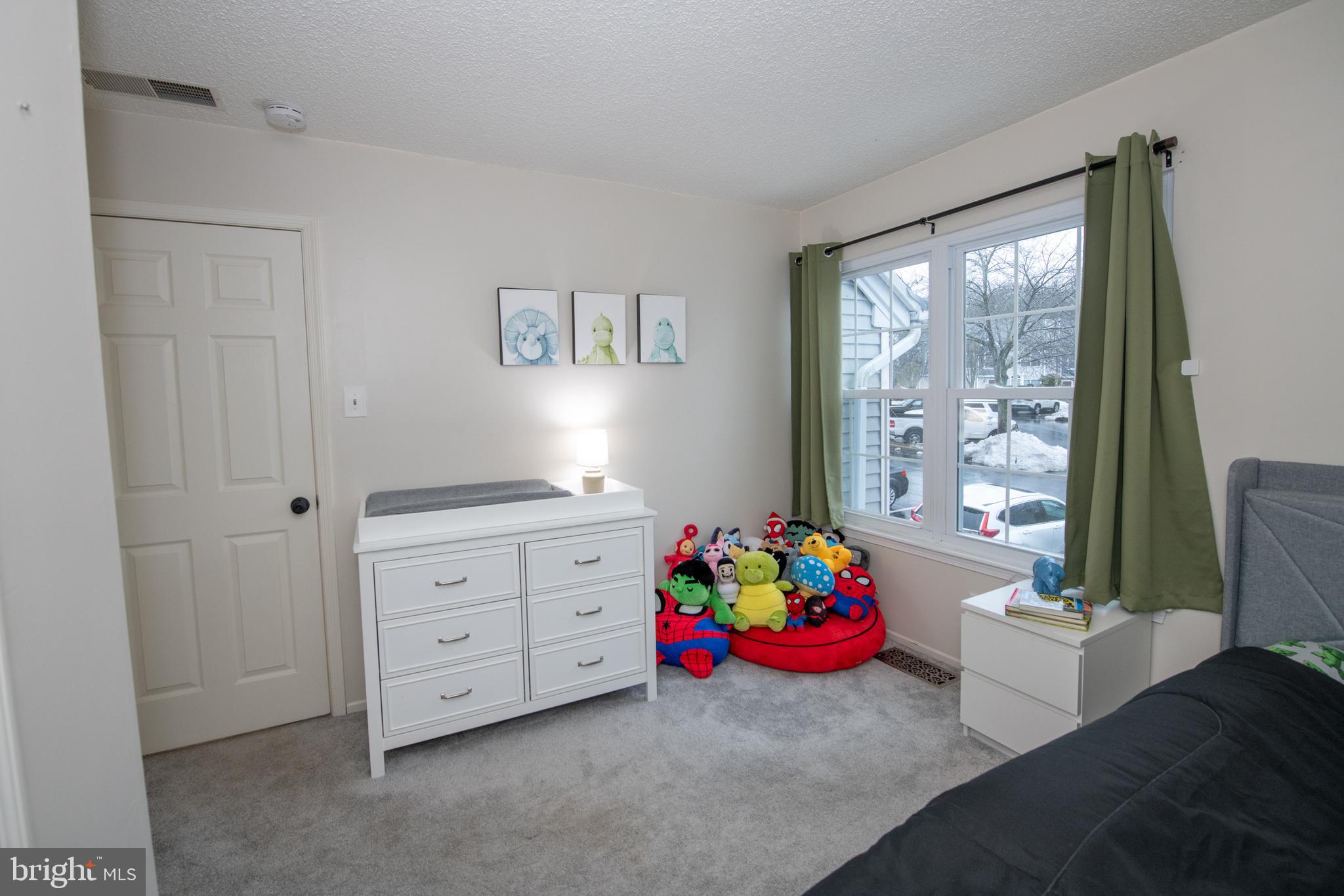 SAW MILL VALLEY - Residential