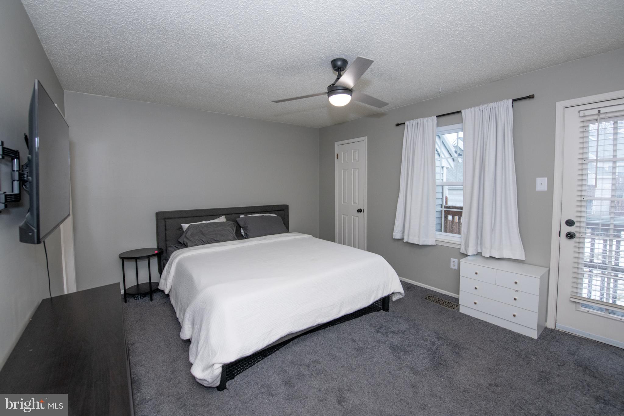 SAW MILL VALLEY - Residential