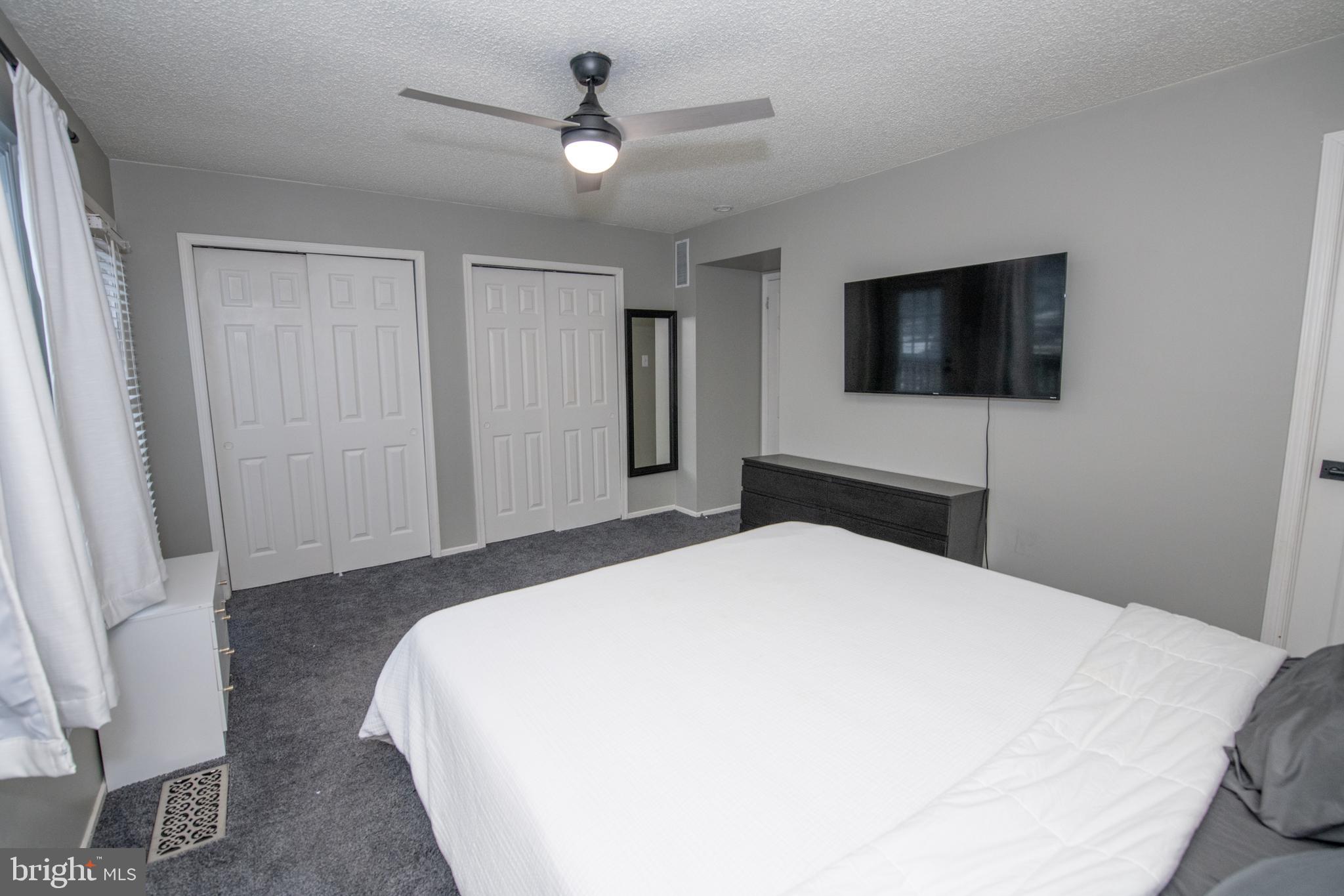 SAW MILL VALLEY - Residential