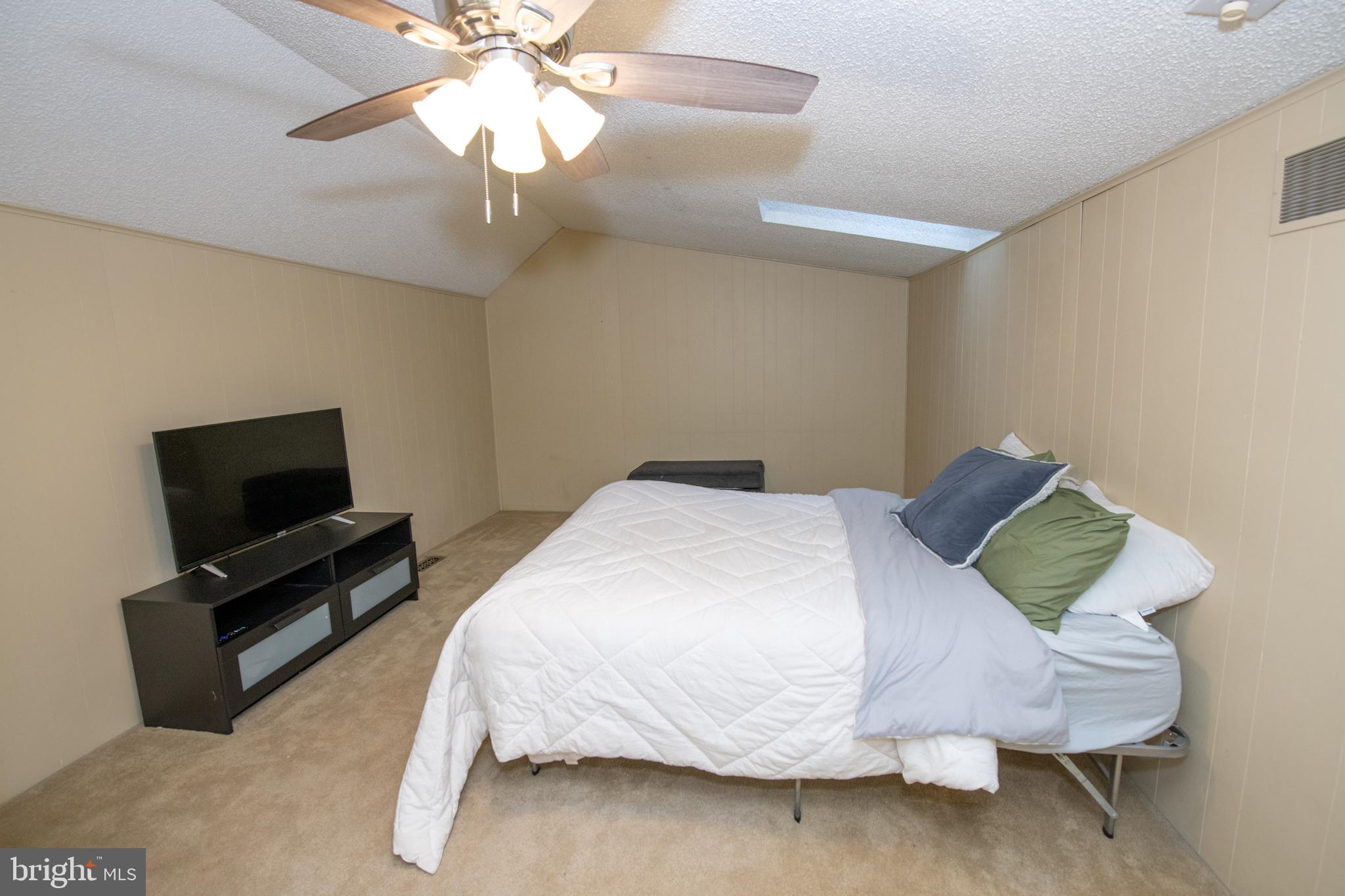 SAW MILL VALLEY - Residential