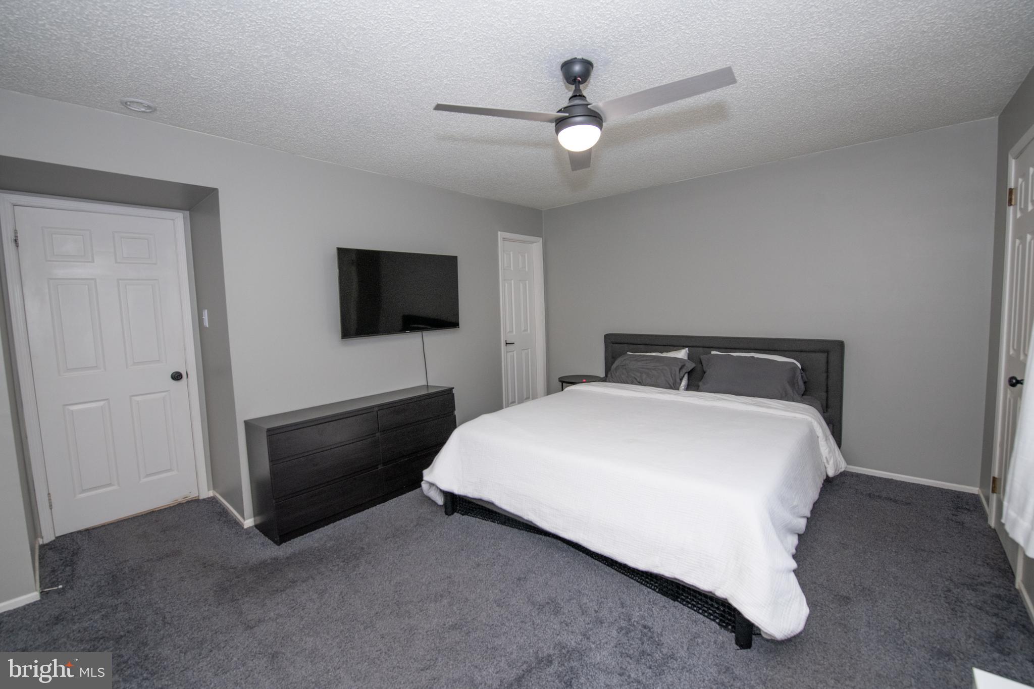 SAW MILL VALLEY - Residential