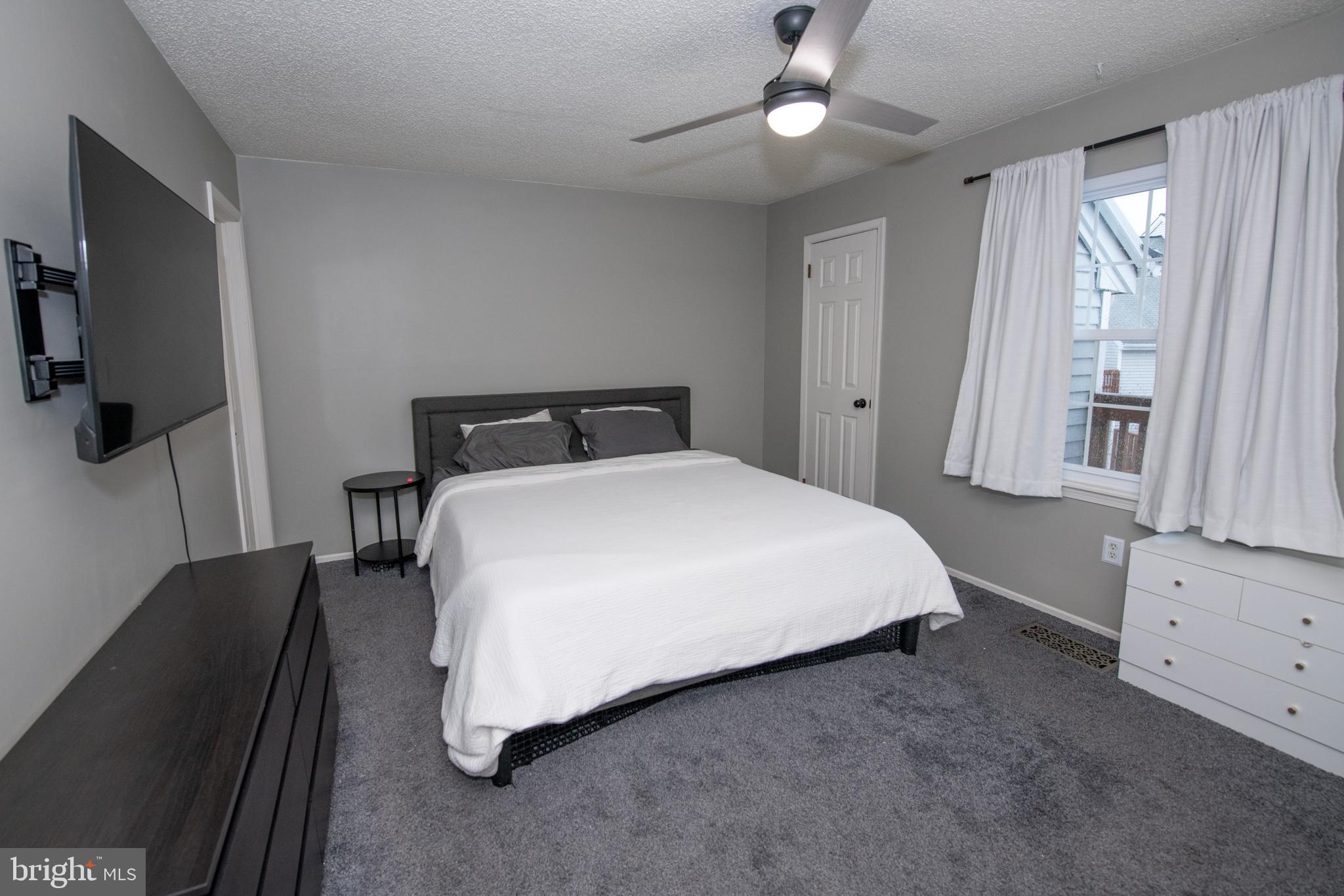 SAW MILL VALLEY - Residential