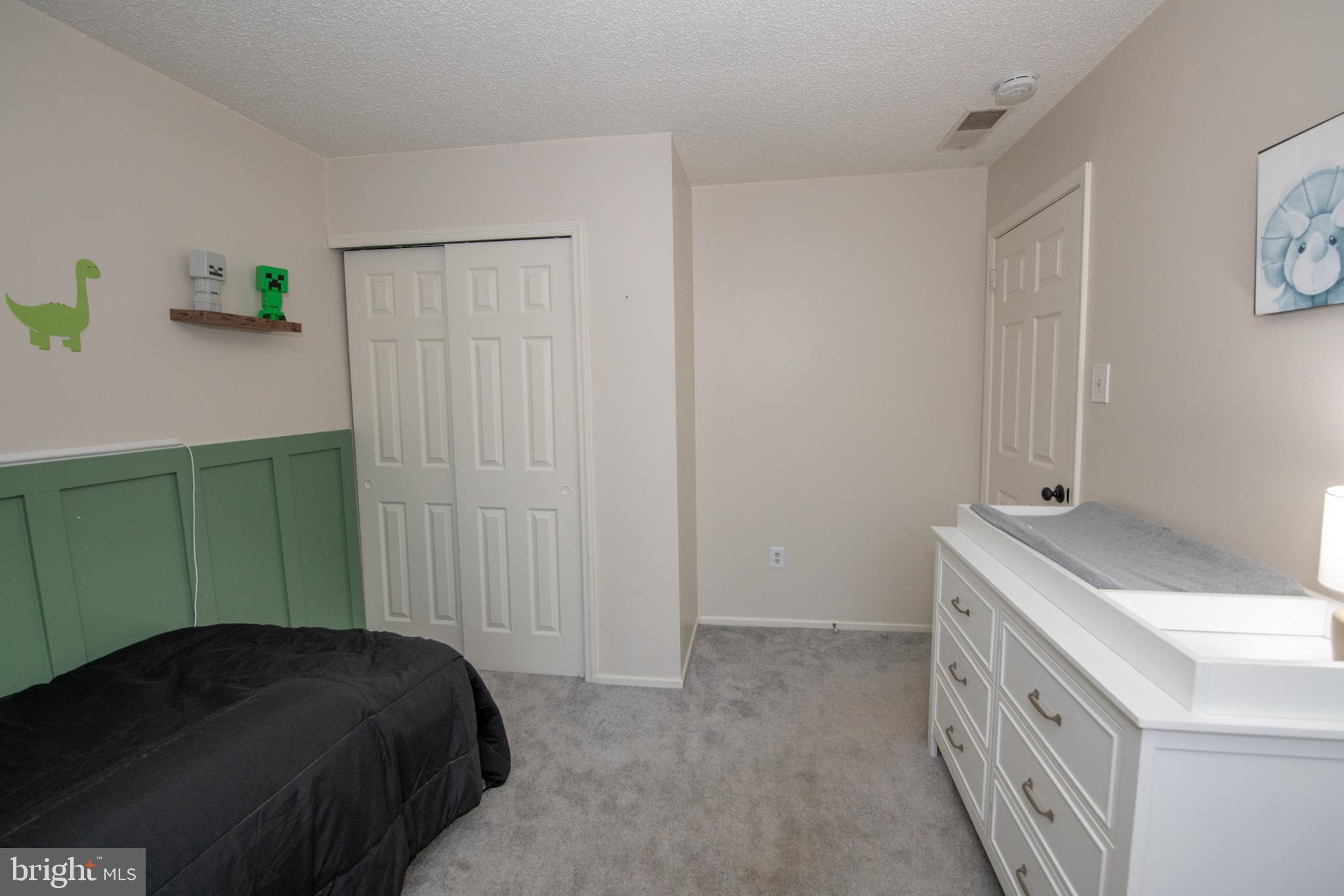 SAW MILL VALLEY - Residential