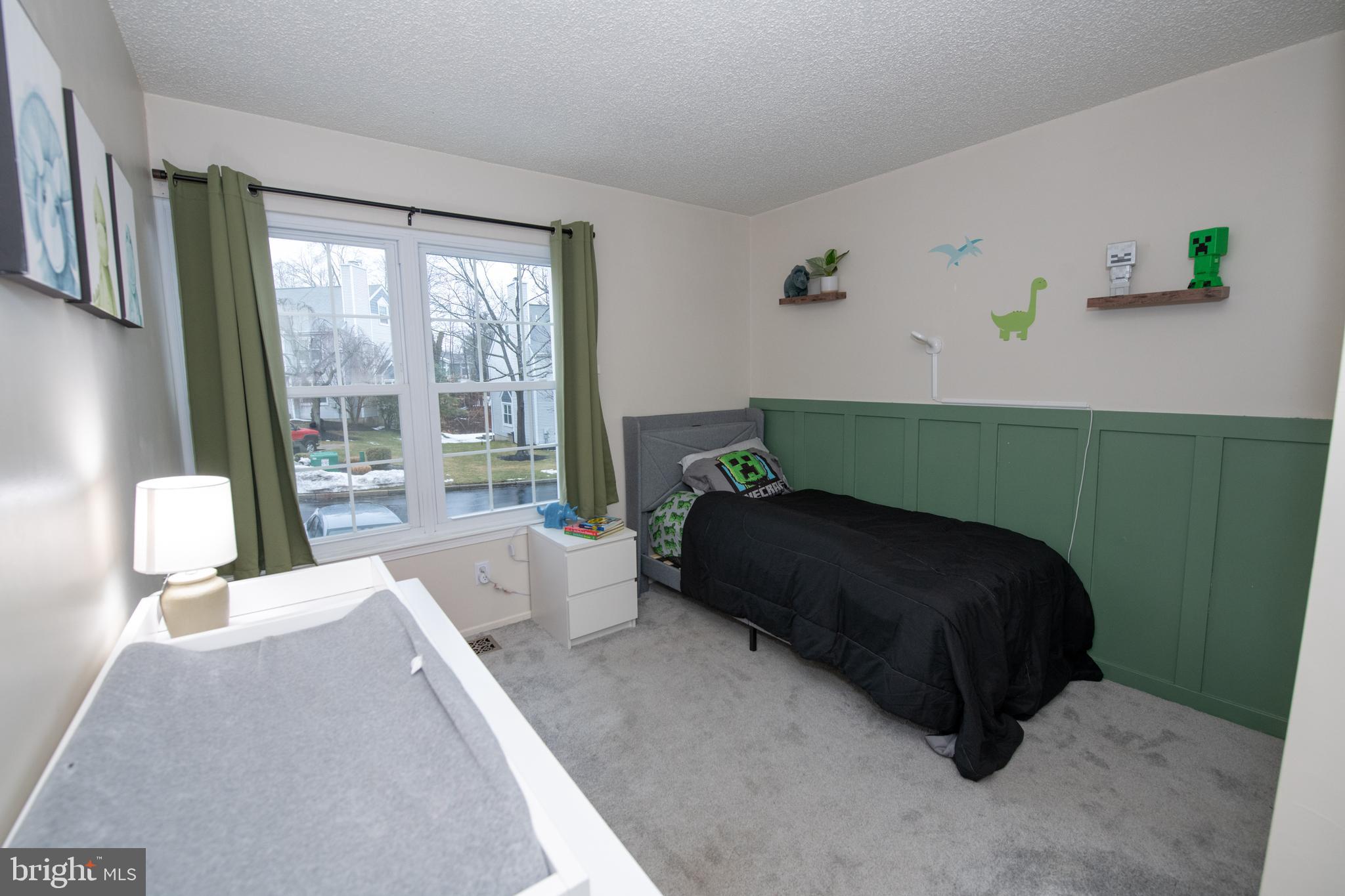 SAW MILL VALLEY - Residential