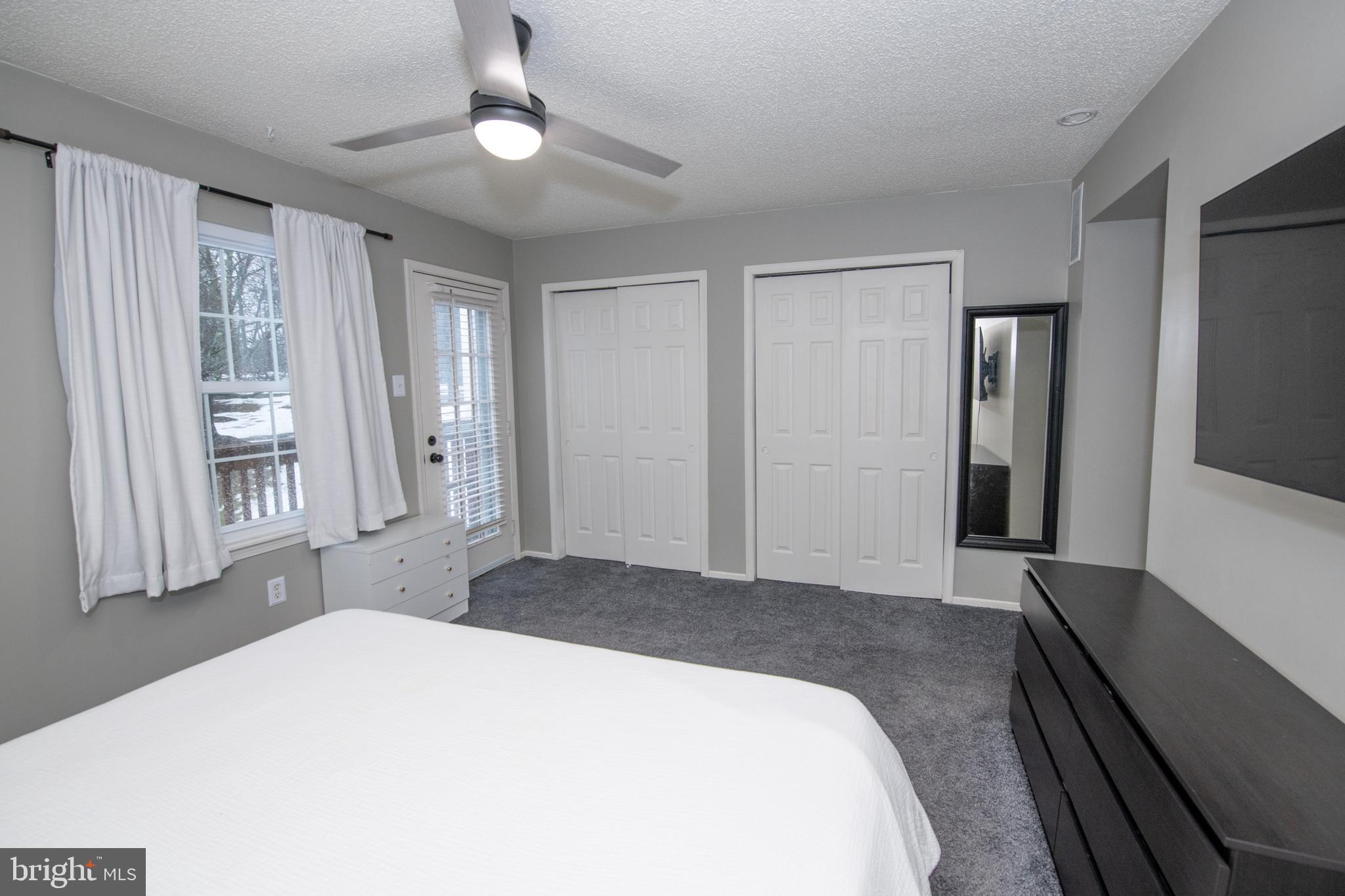 SAW MILL VALLEY - Residential